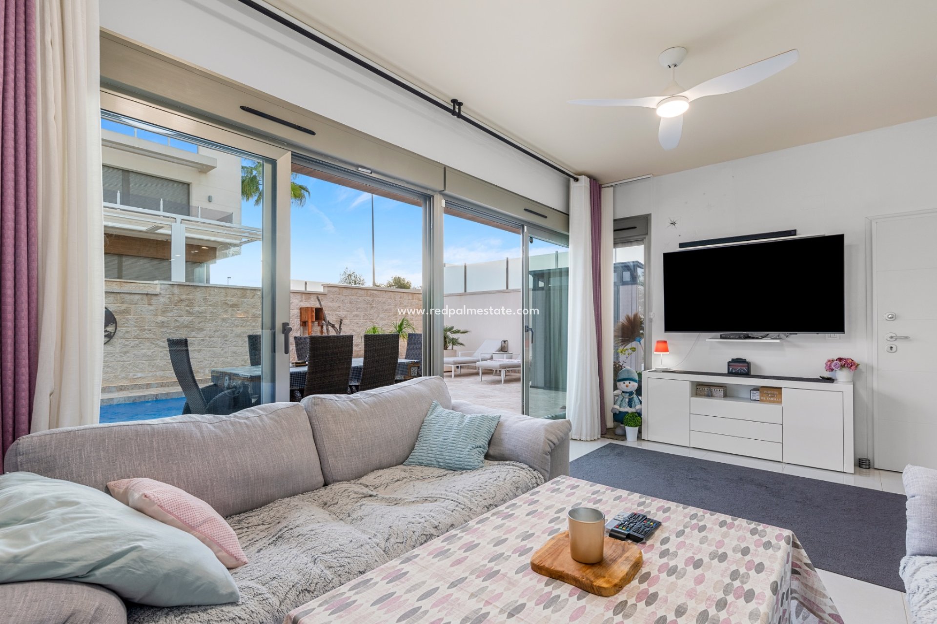 Resale - Villa -
Orihuela Costa - Villamartín