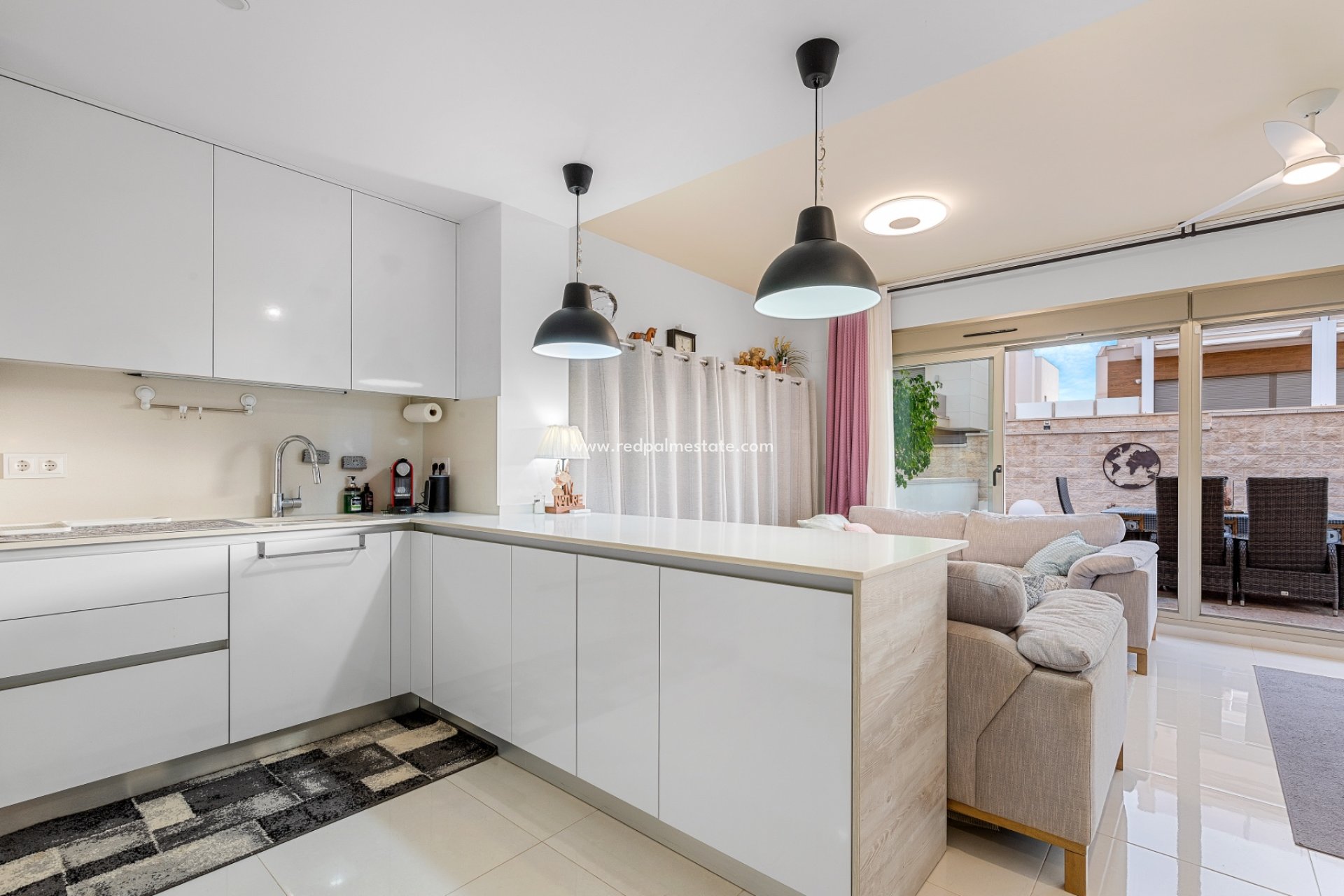 Resale - Villa -
Orihuela Costa - Villamartín