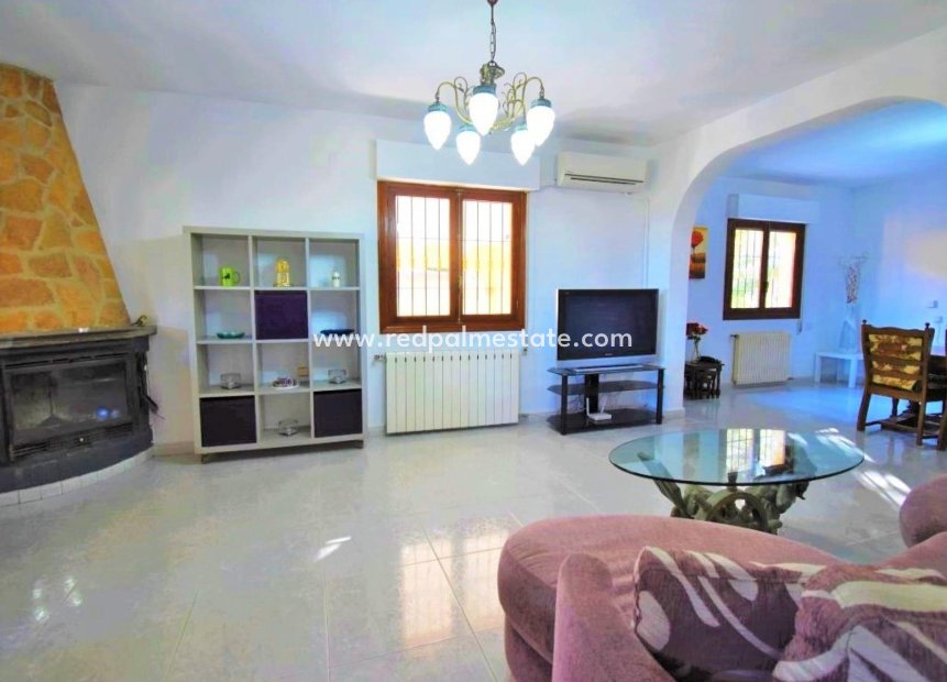 Resale - Villa -
Orihuela Costa - Villamartín