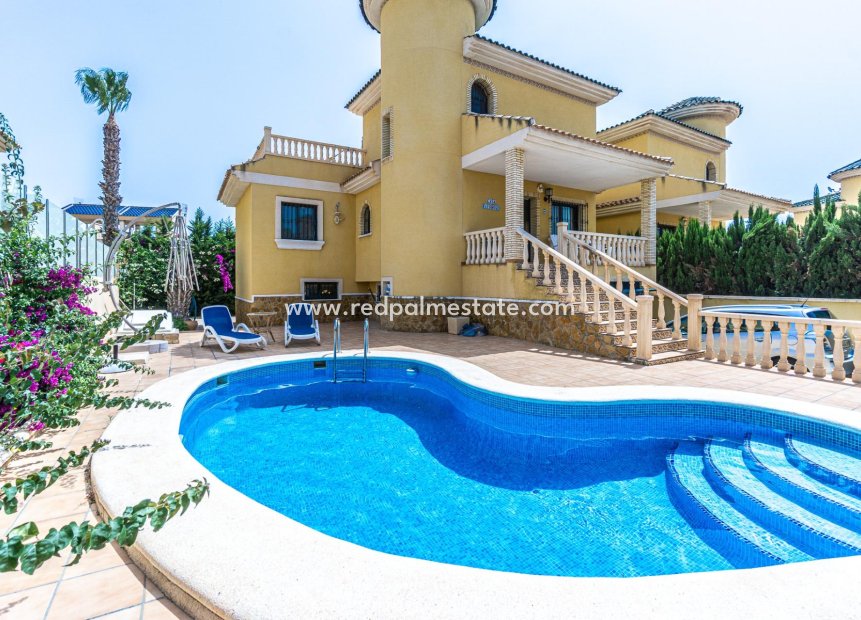 Resale - Villa -
Orihuela Costa - Villamartín