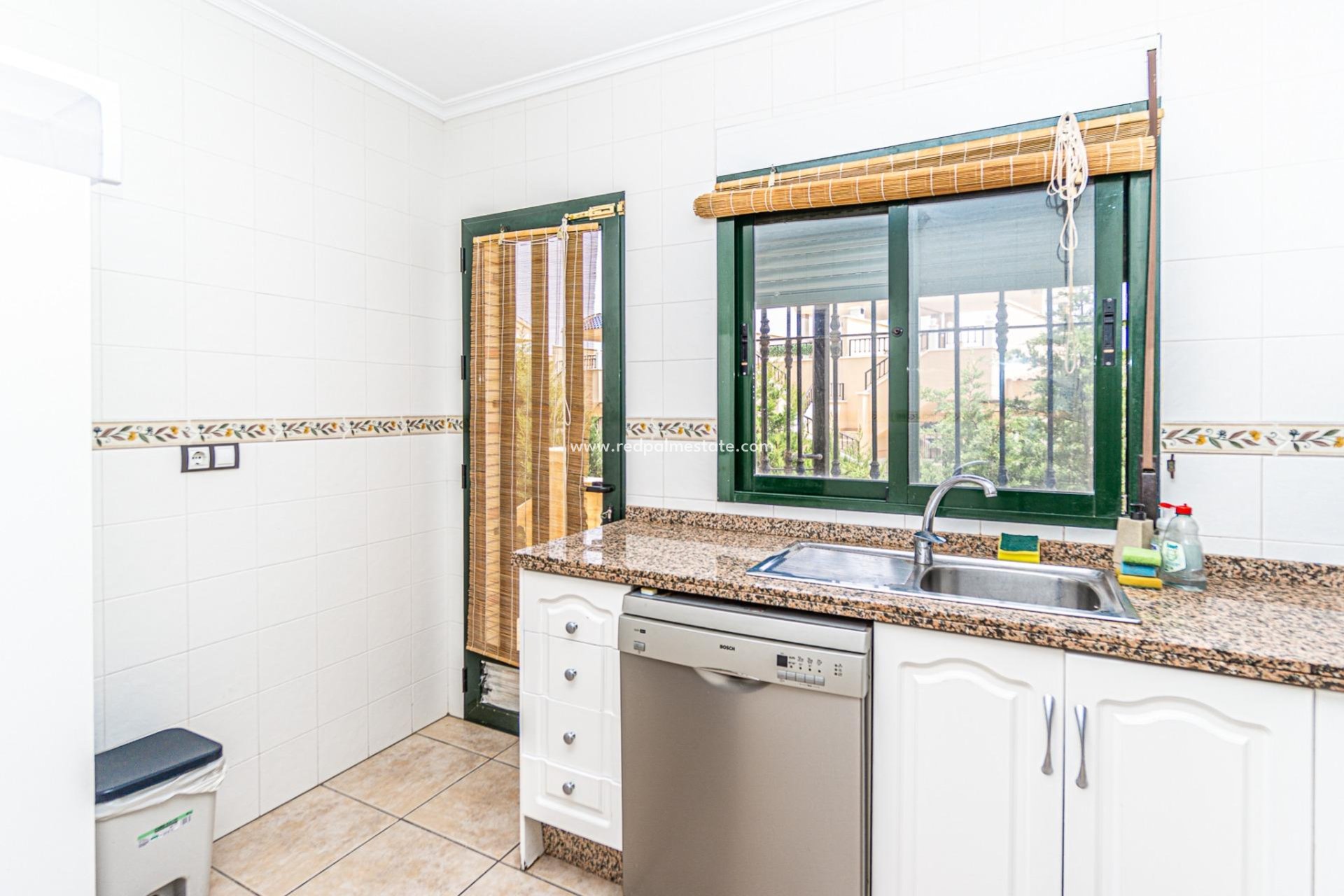 Resale - Villa -
Orihuela Costa - Villamartín