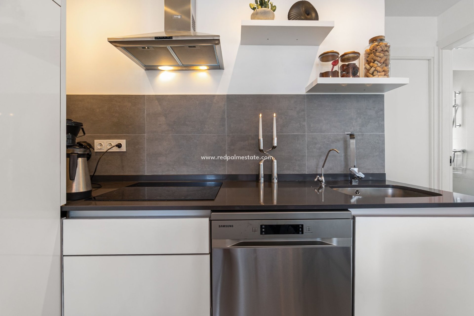 Resale - Villa -
Orihuela Costa - Villamartín