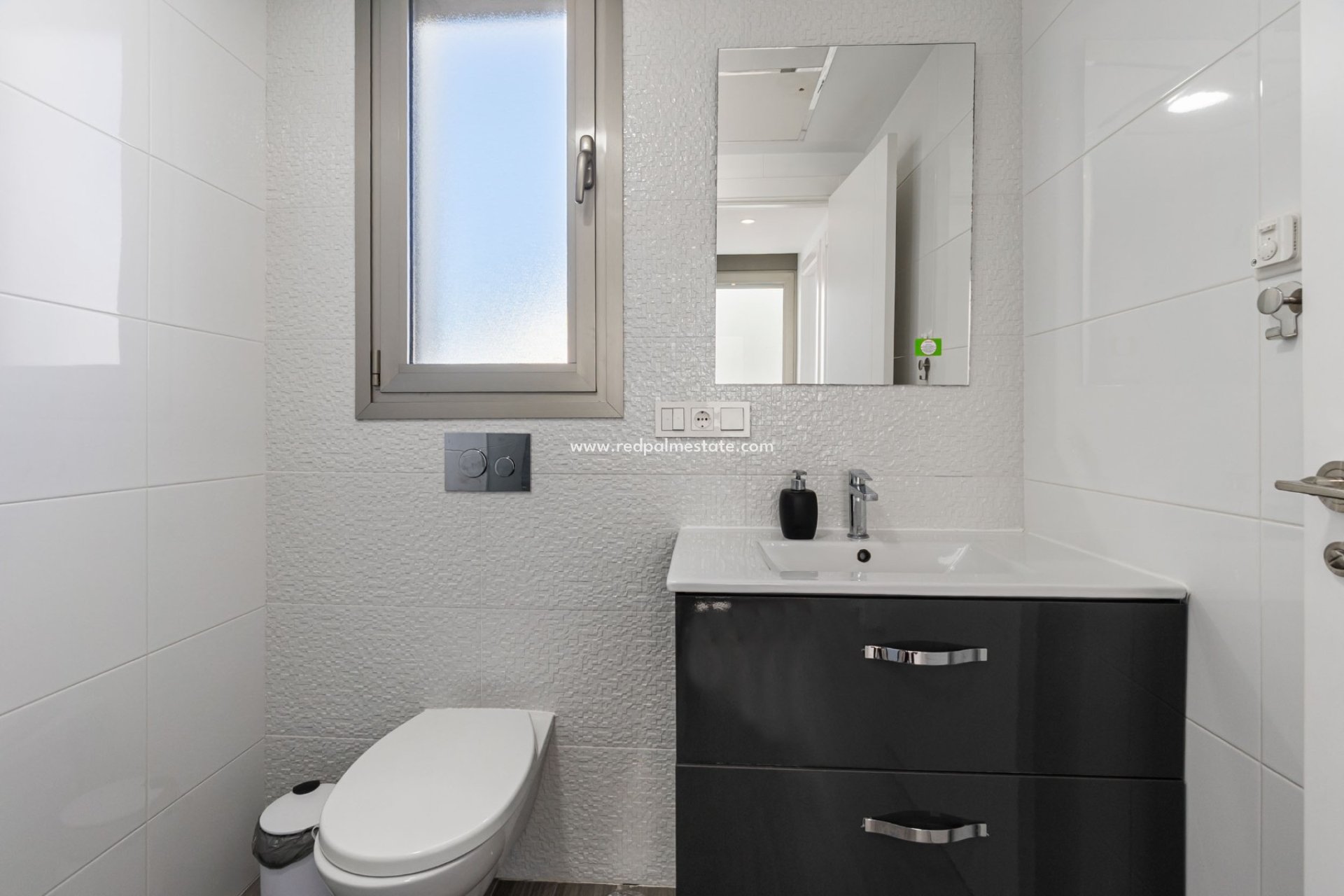 Resale - Villa -
Orihuela Costa - Villamartín