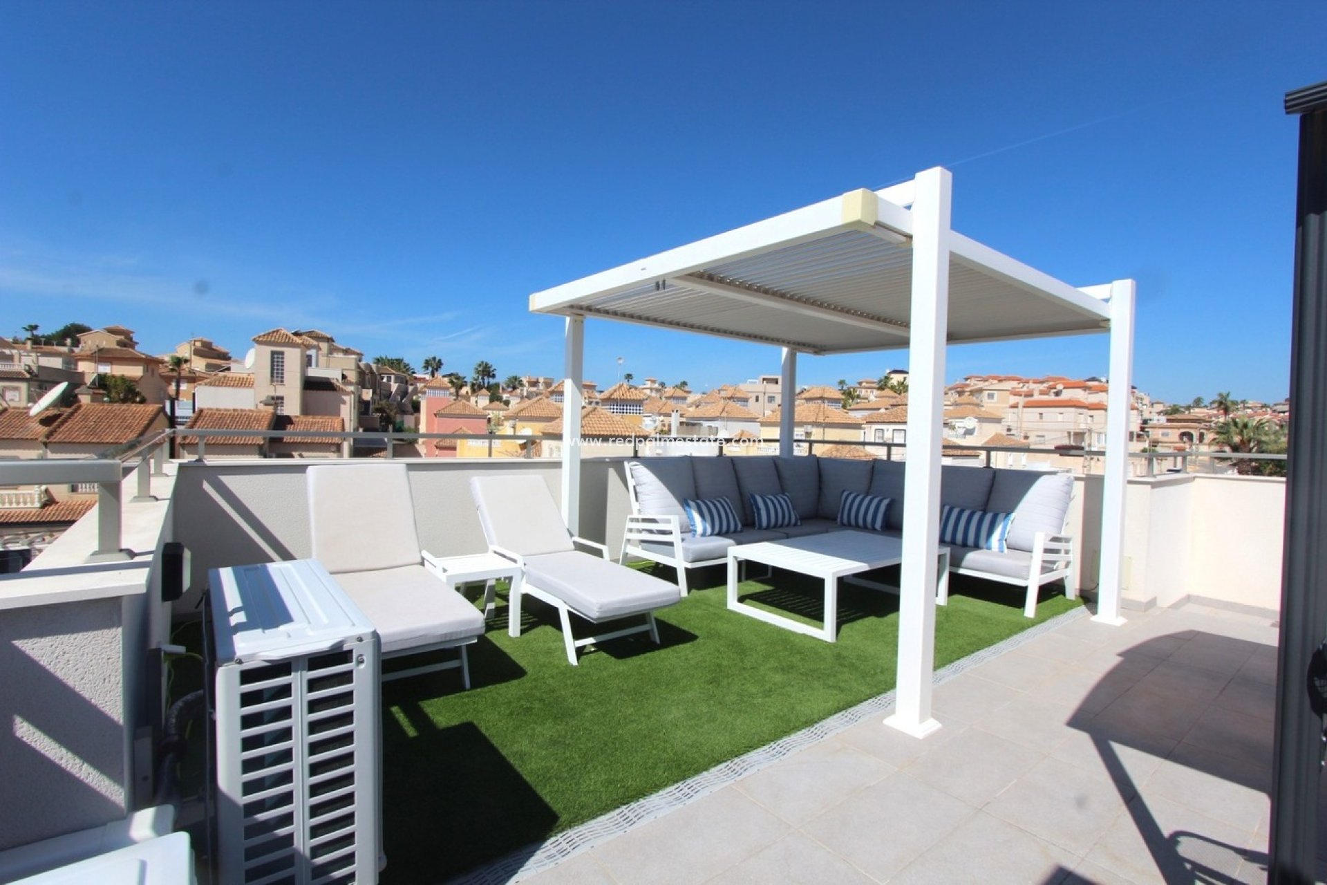 Resale - Villa -
Orihuela Costa - Villamartín