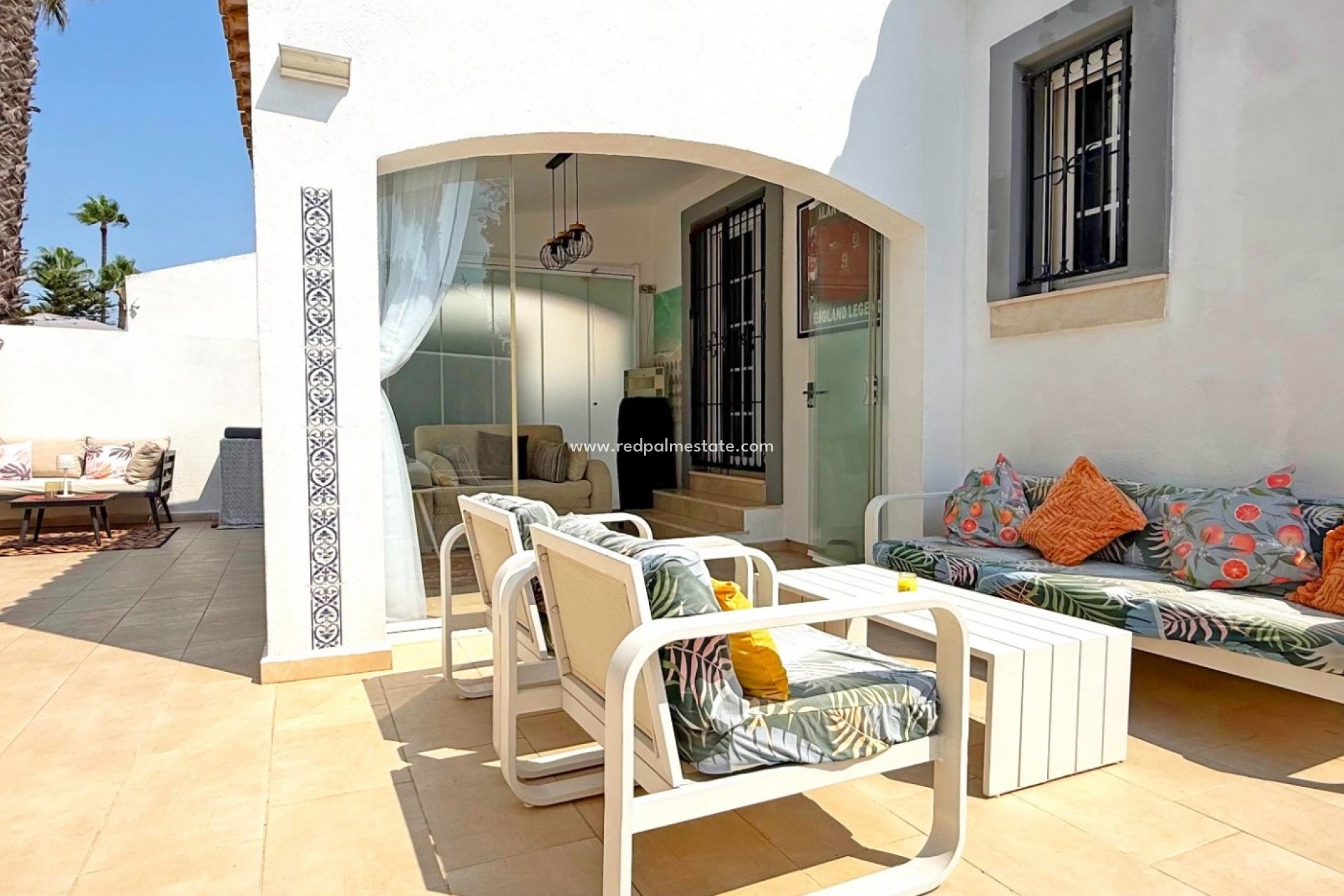 Resale - Villa -
Orihuela Costa - Villamartín