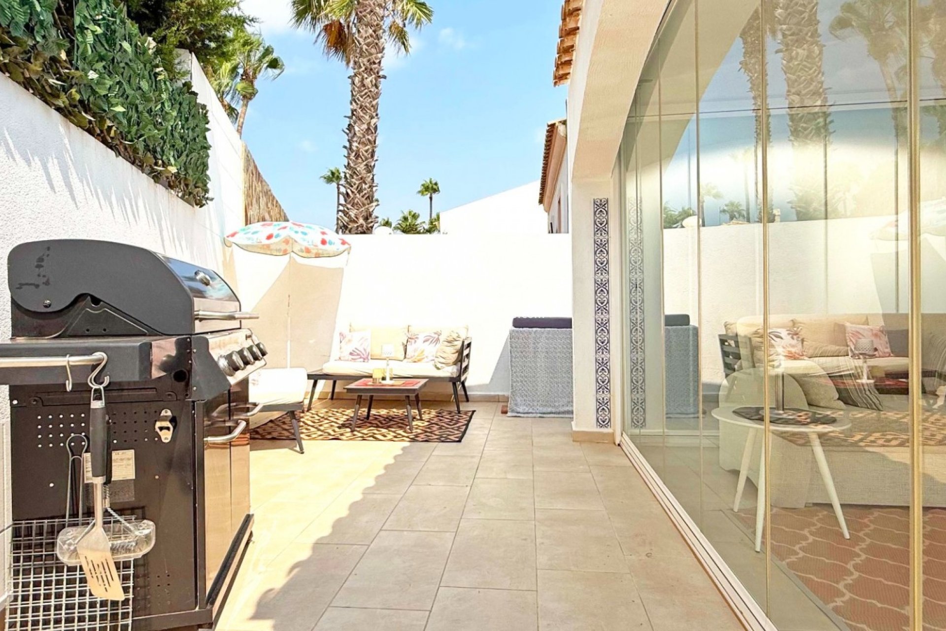 Resale - Villa -
Orihuela Costa - Villamartín
