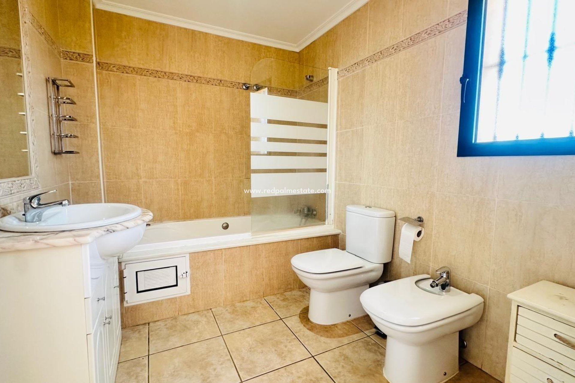 Resale - Villa -
Orihuela Costa - Villamartín