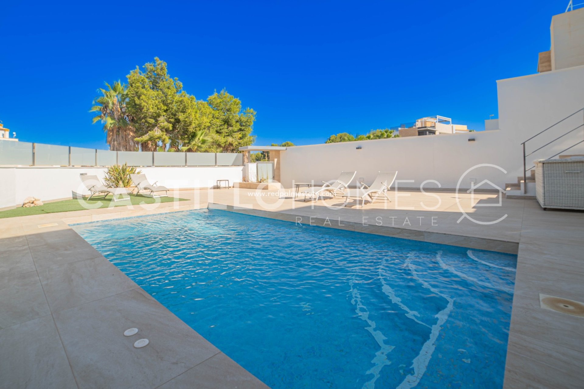 Resale - Villa -
Orihuela Costa - Villamartín