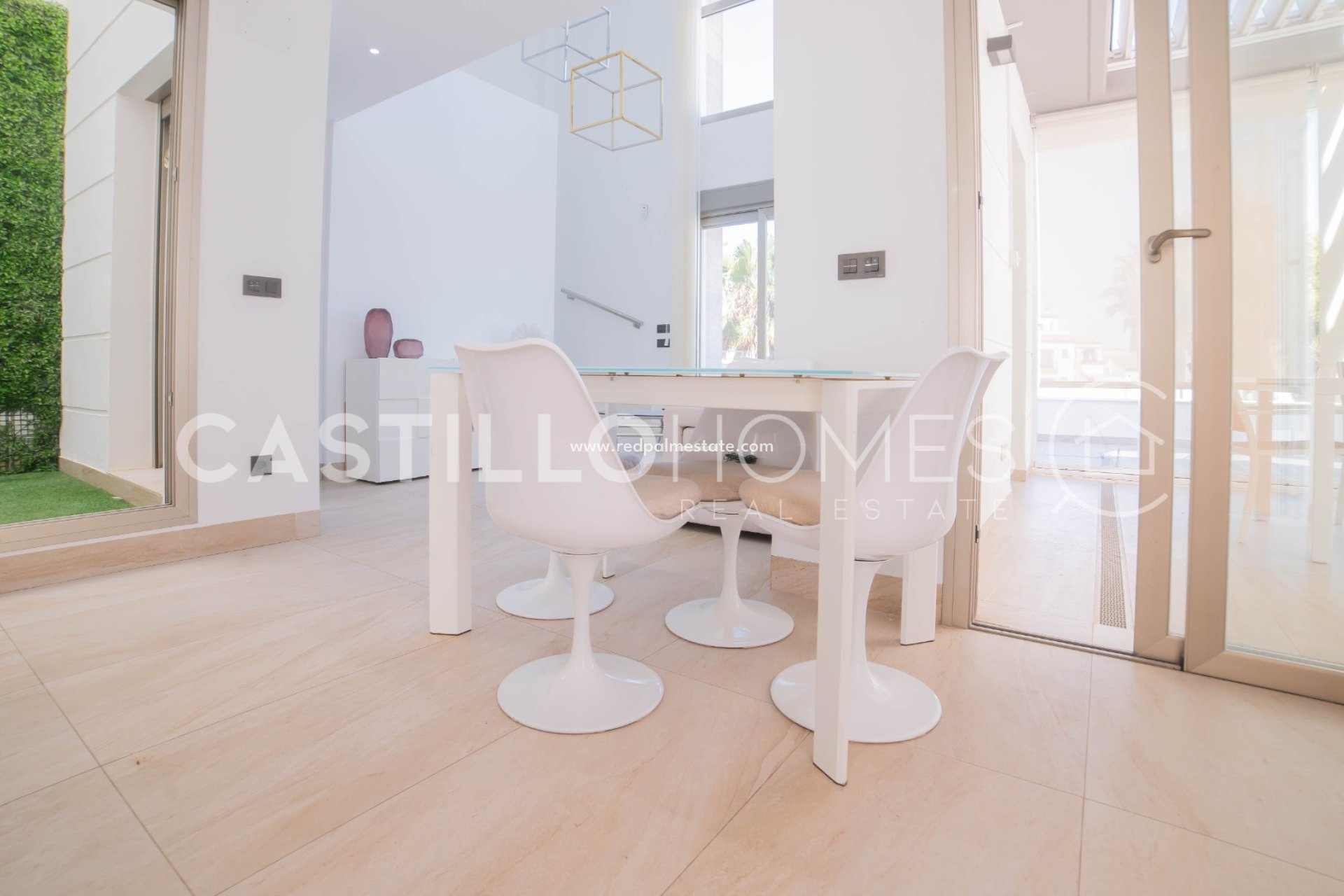 Resale - Villa -
Orihuela Costa - Villamartín