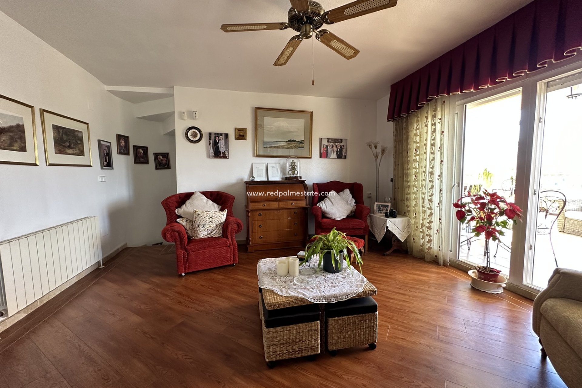 Resale - Villa -
Orihuela Costa - Villamartín