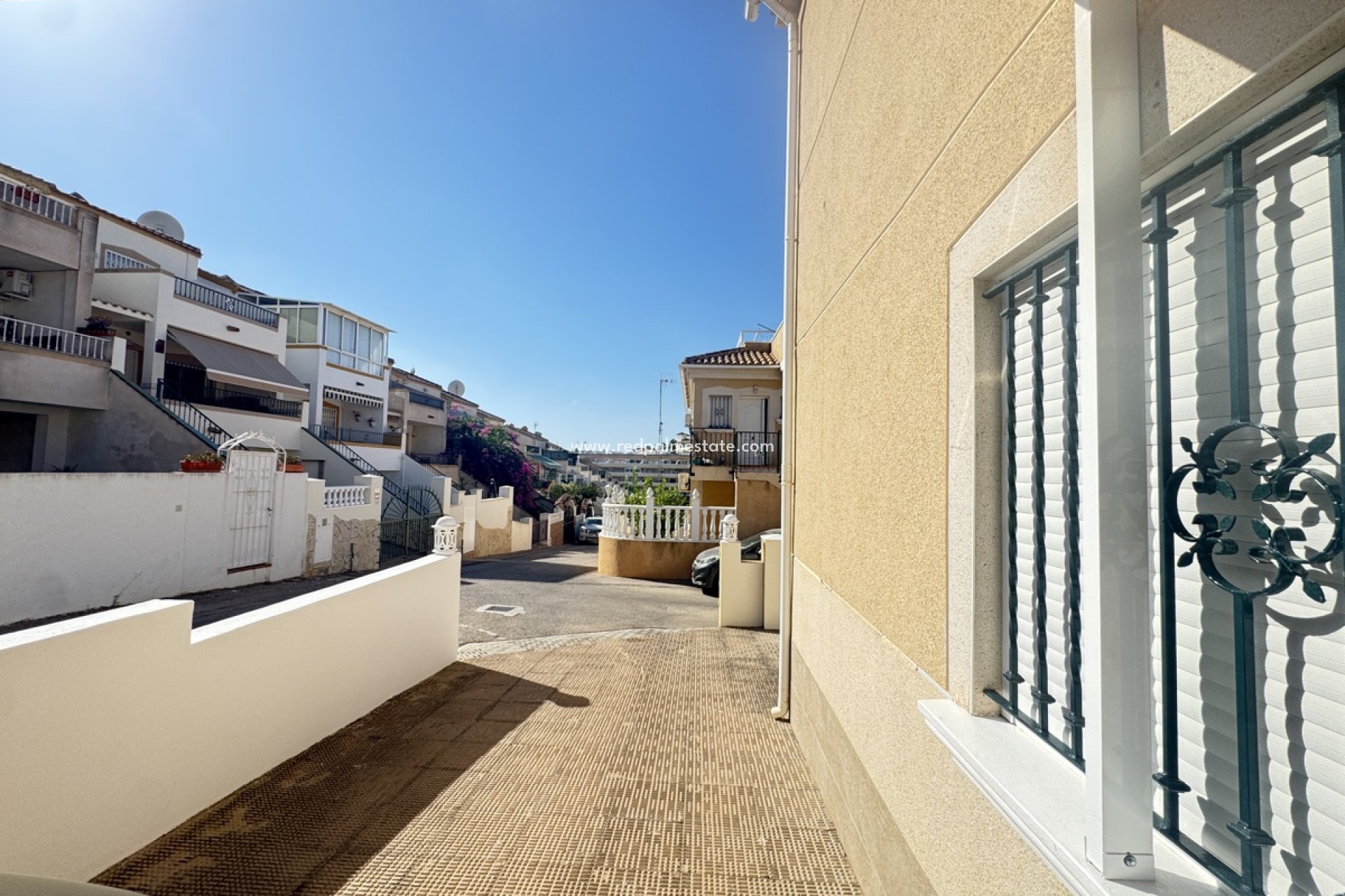 Resale - Villa -
Orihuela Costa - Villamartín