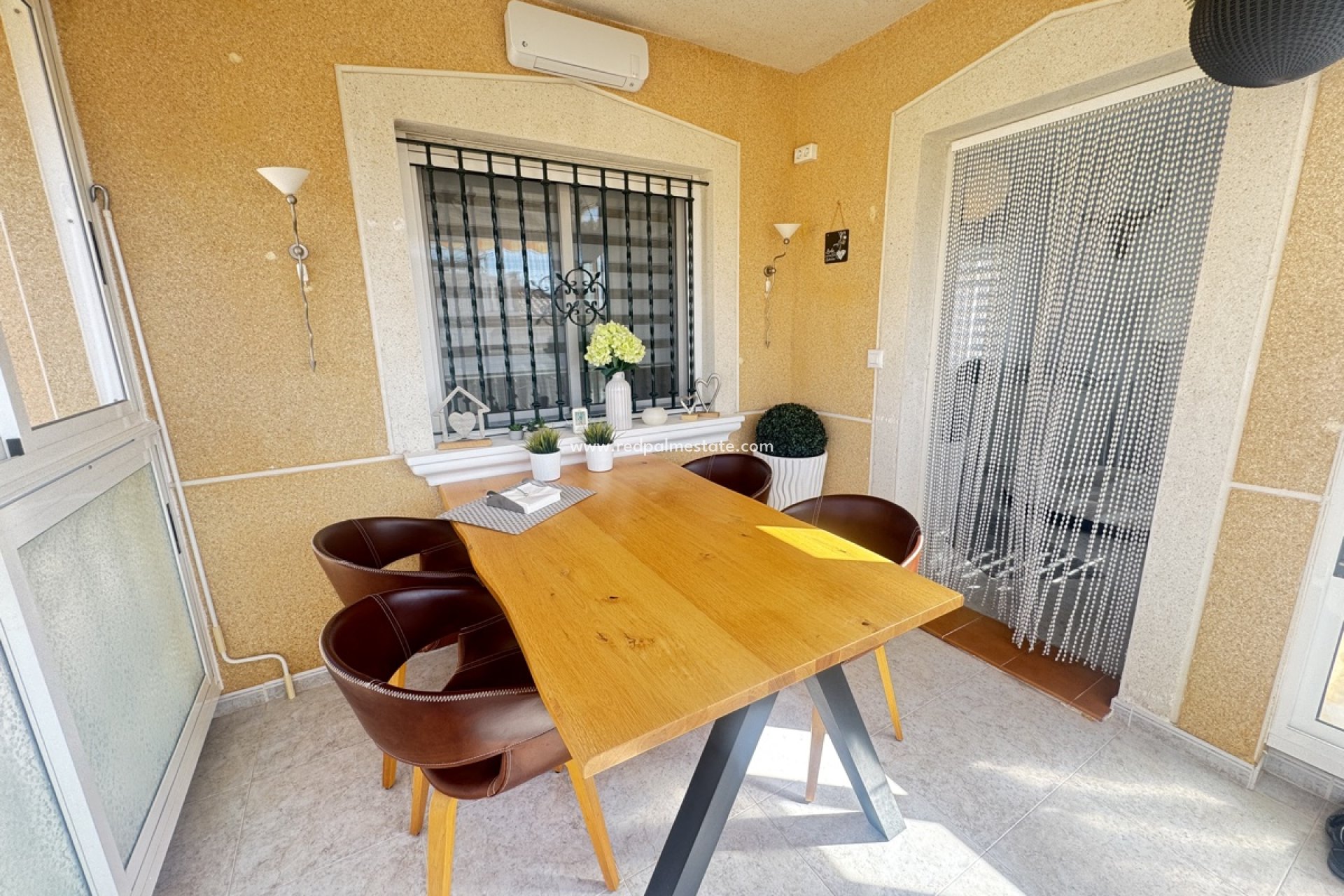 Resale - Villa -
Orihuela Costa - Villamartín