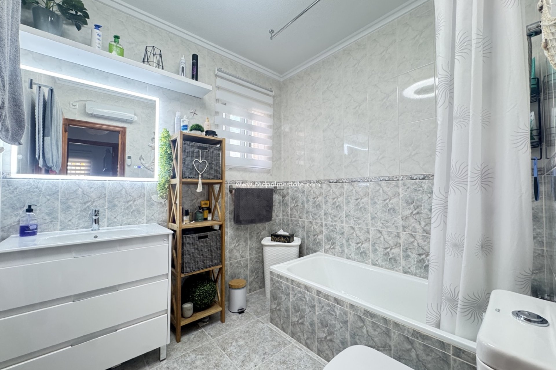 Resale - Villa -
Orihuela Costa - Villamartín