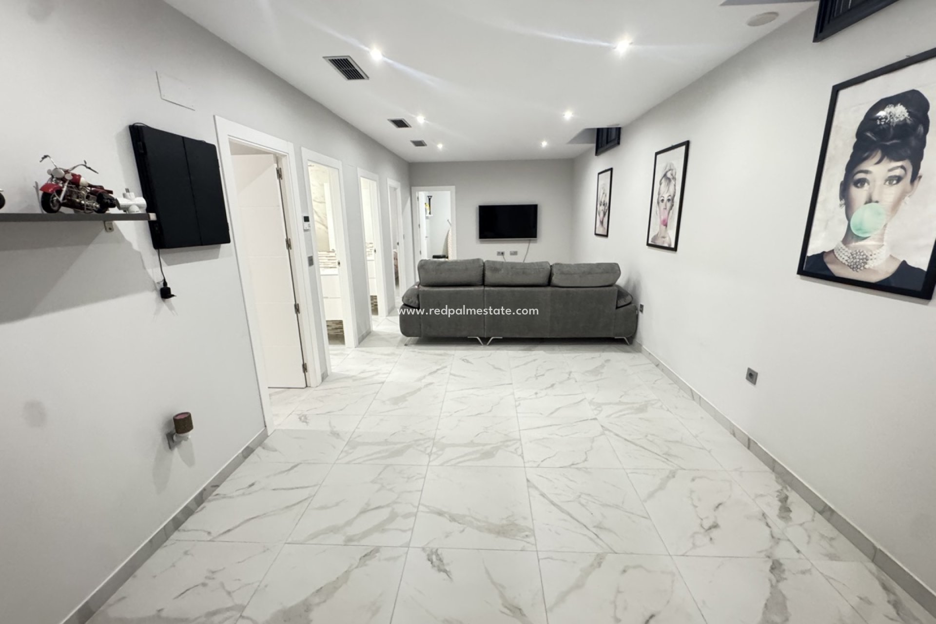 Resale - Villa -
Orihuela Costa - Villamartín