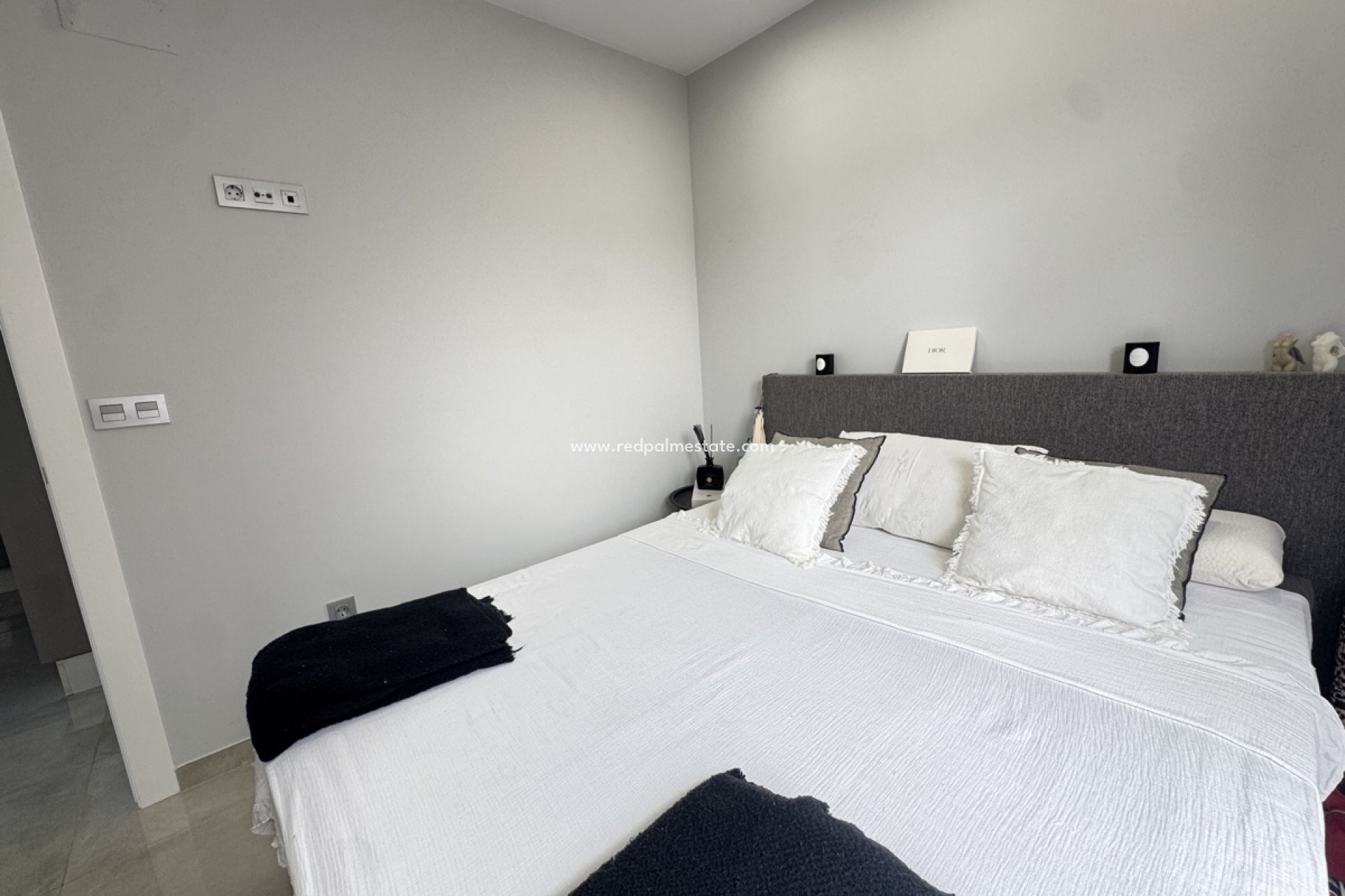 Resale - Villa -
Orihuela Costa - Villamartín