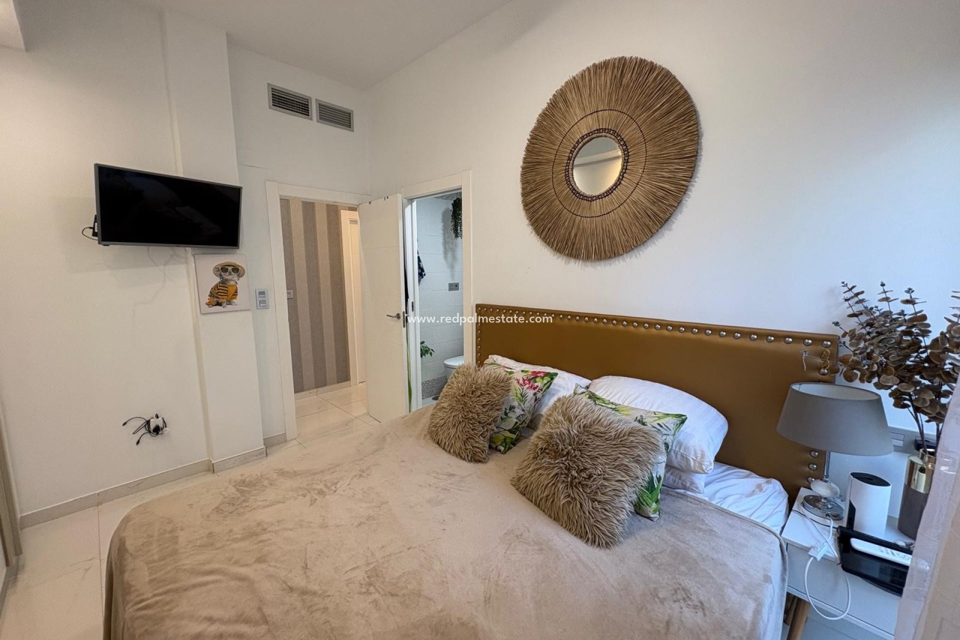 Resale - Villa -
Orihuela Costa - Villamartín