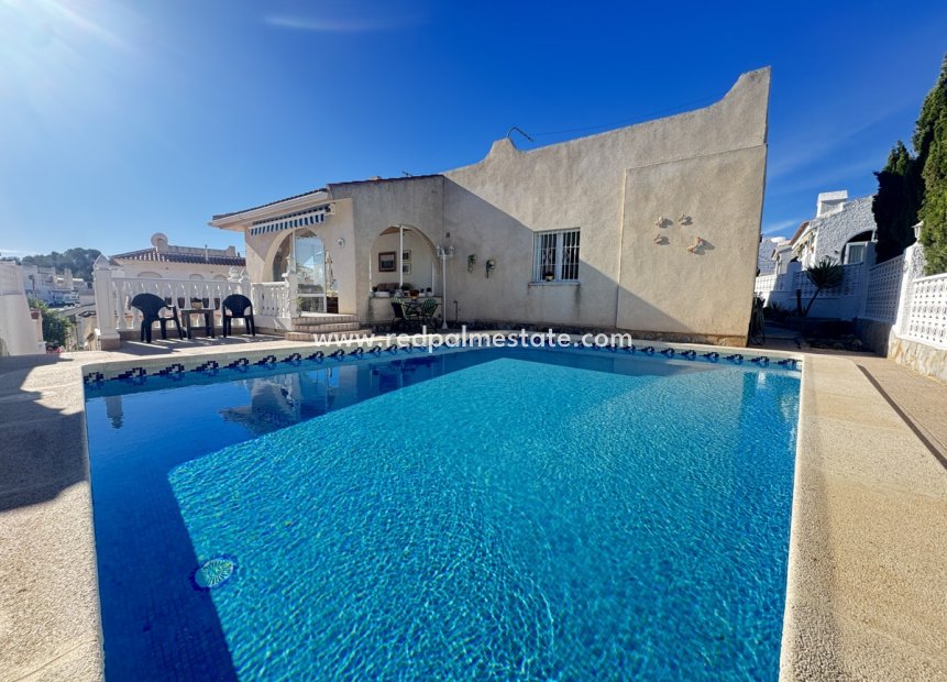 Resale - Villa -
Orihuela Costa - Villamartín