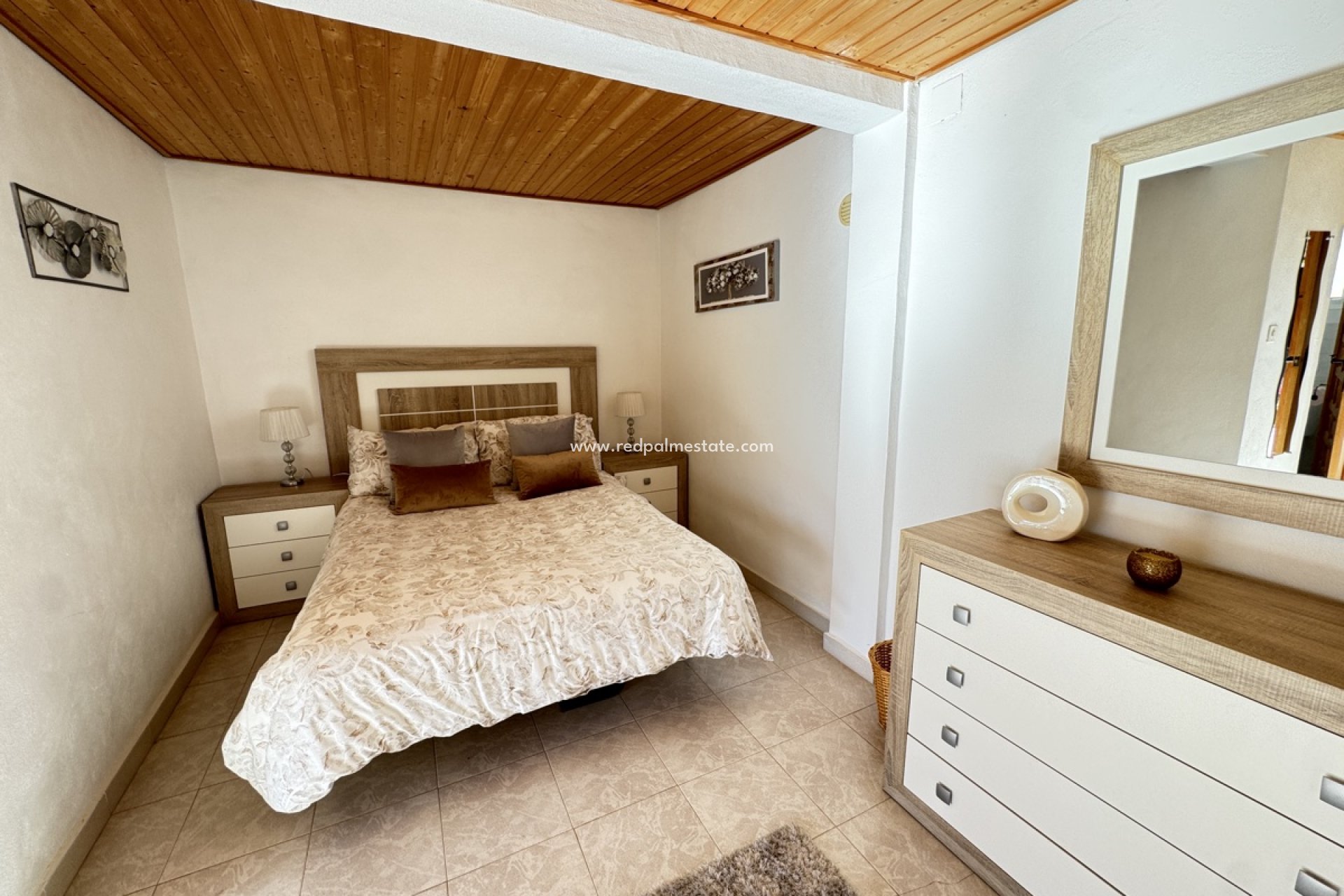 Resale - Villa -
Orihuela Costa - Villamartín