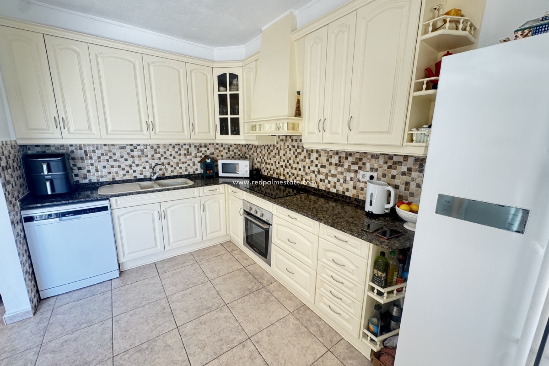 Resale - Villa -
Orihuela Costa - Villamartín