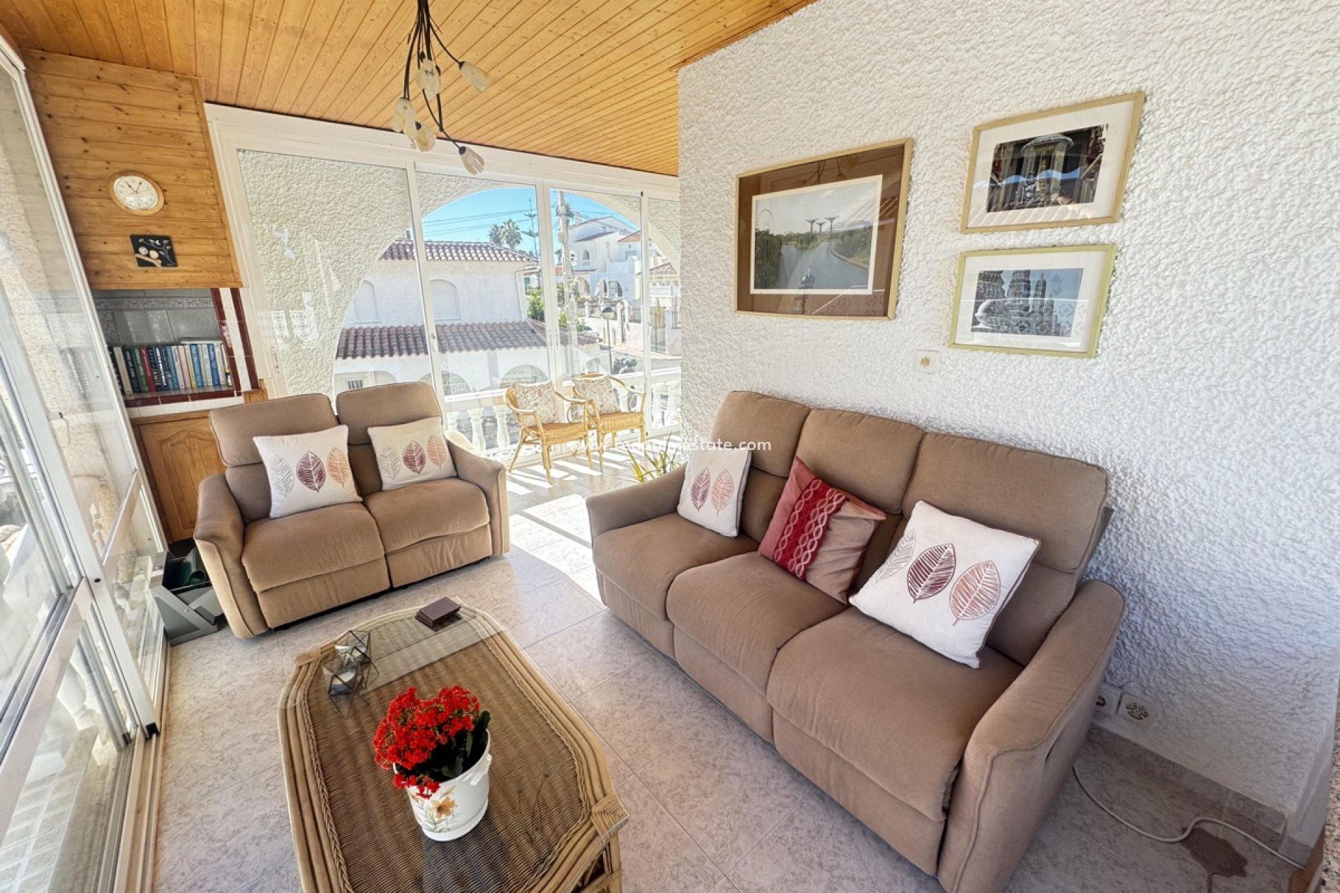 Resale - Villa -
Orihuela Costa - Villamartín