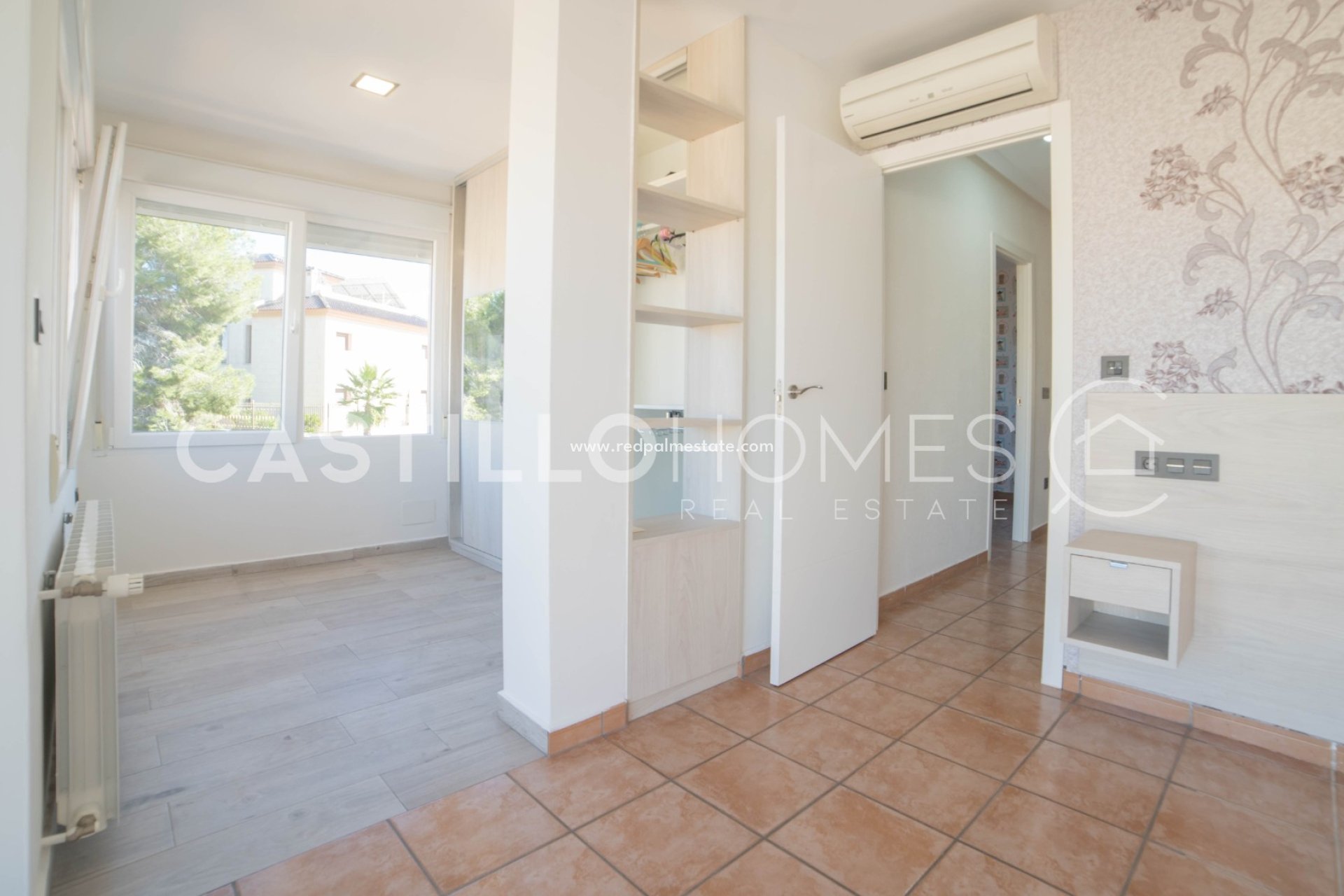 Resale - Villa -
Orihuela Costa - Villamartín