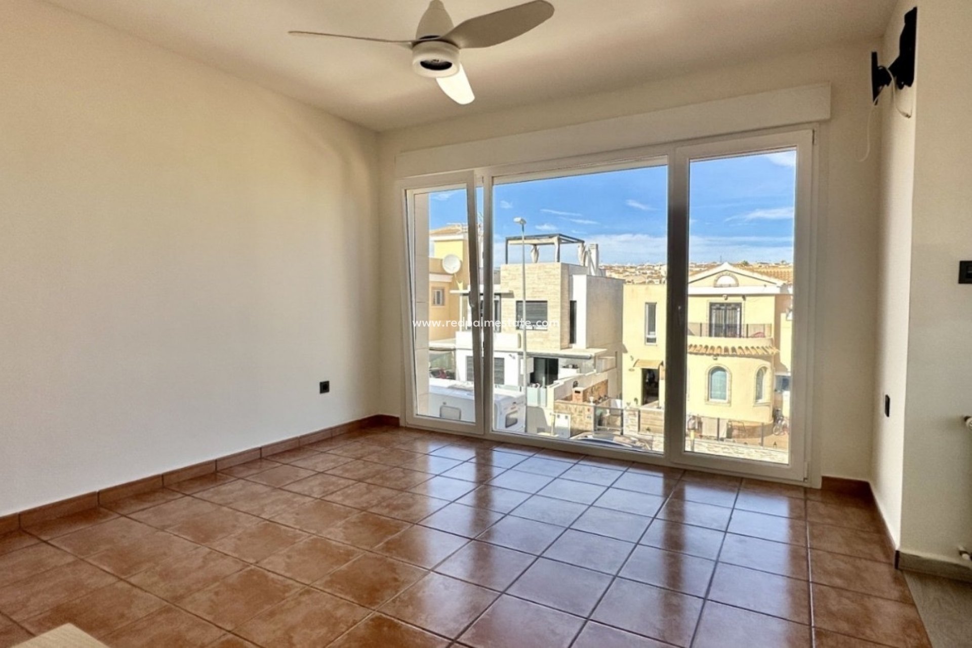 Resale - Villa -
Orihuela Costa - Villamartín