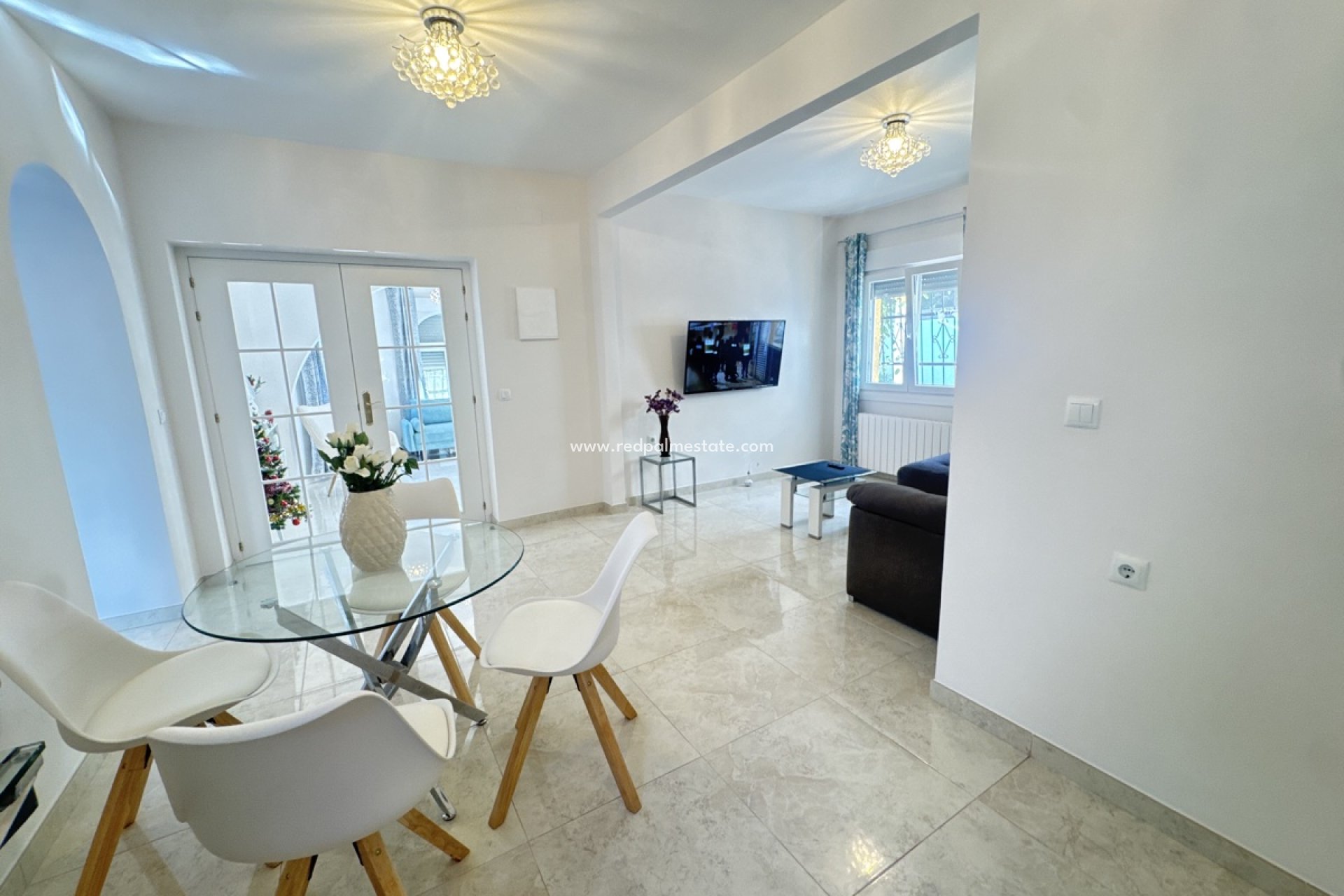 Resale - Villa -
Orihuela Costa - Villamartín