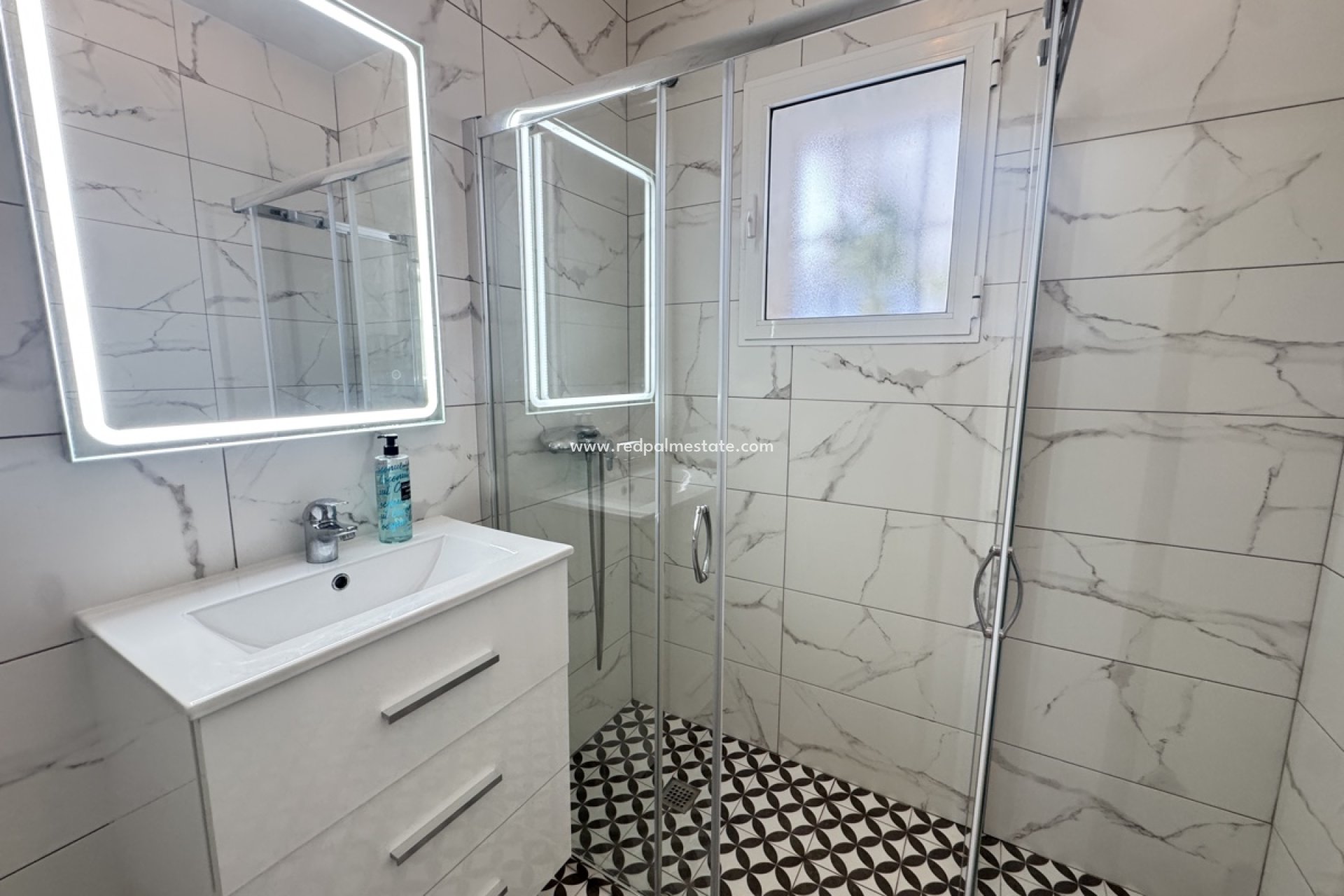 Resale - Villa -
Orihuela Costa - Villamartín