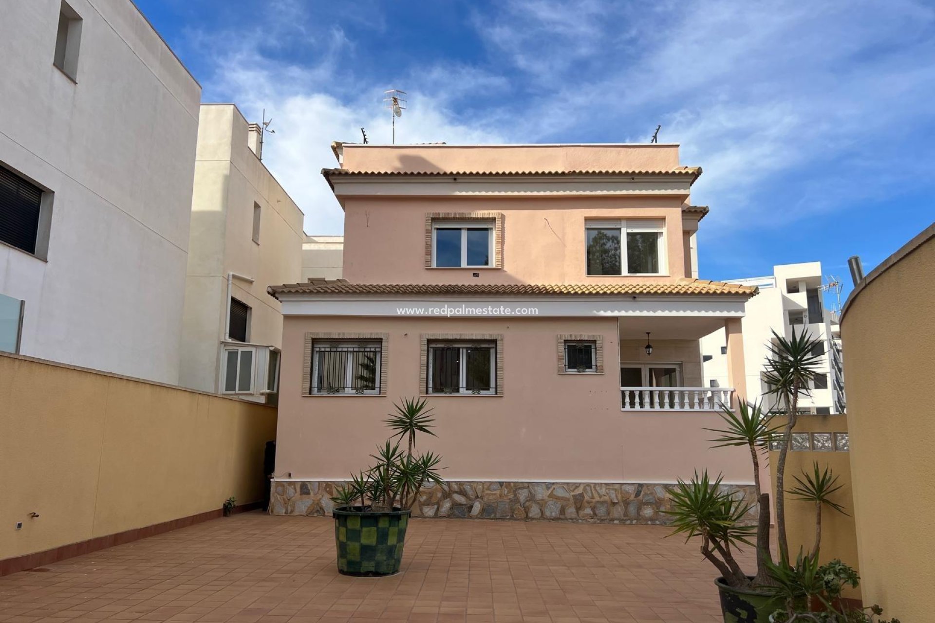 Resale - Villa -
Orihuela Costa - Villamartín