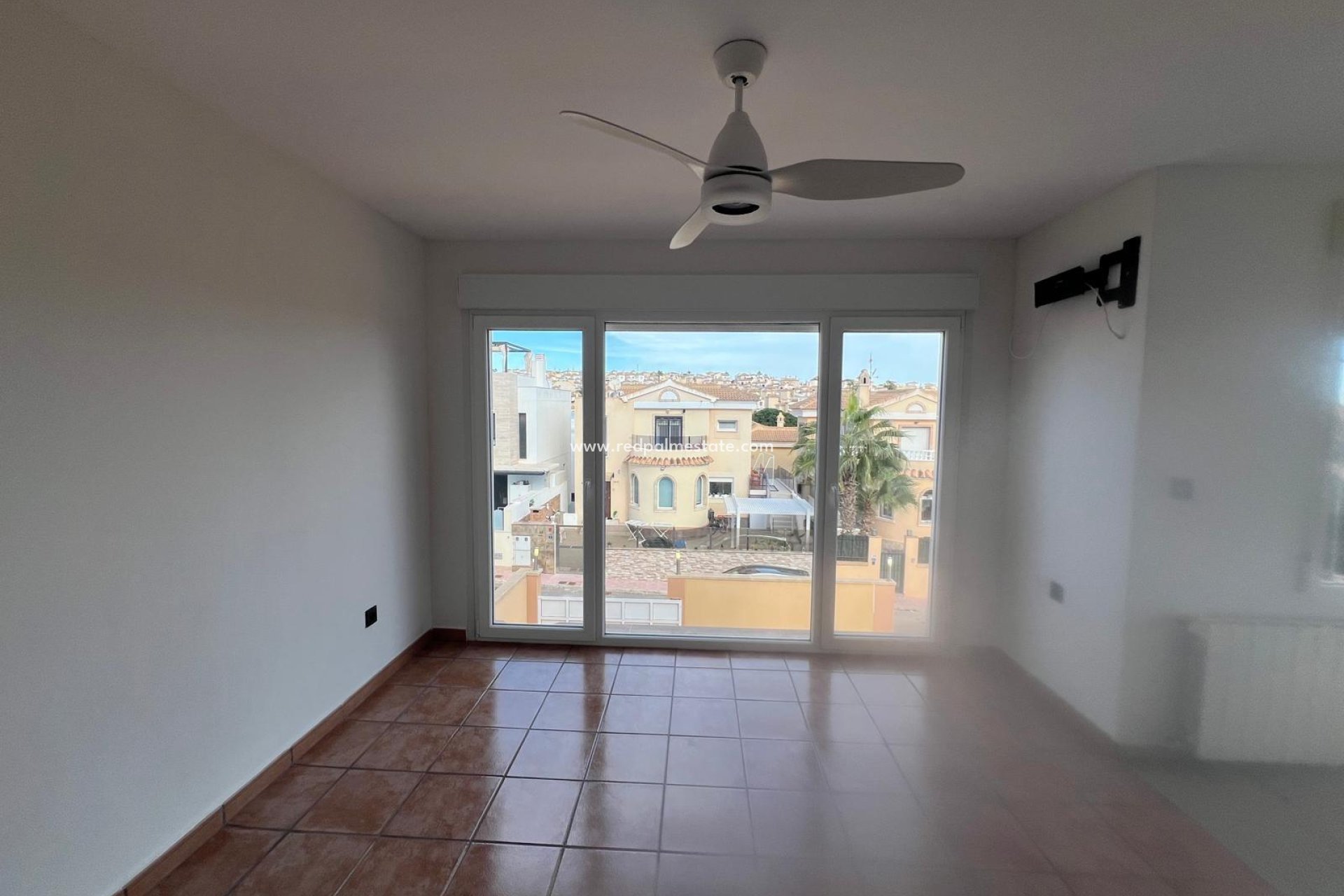 Resale - Villa -
Orihuela Costa - Villamartín