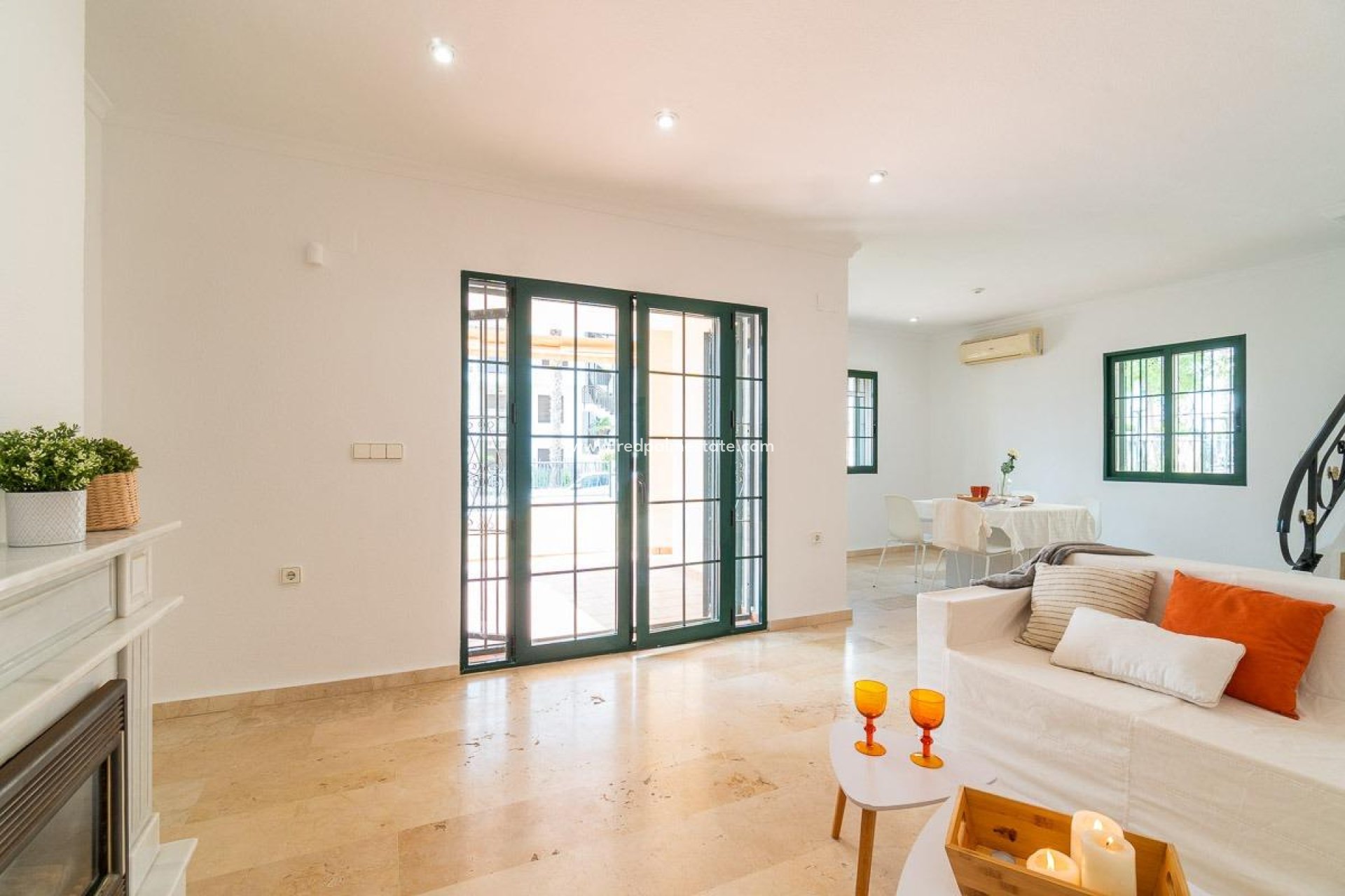 Resale - Villa -
Orihuela Costa - Villamartín