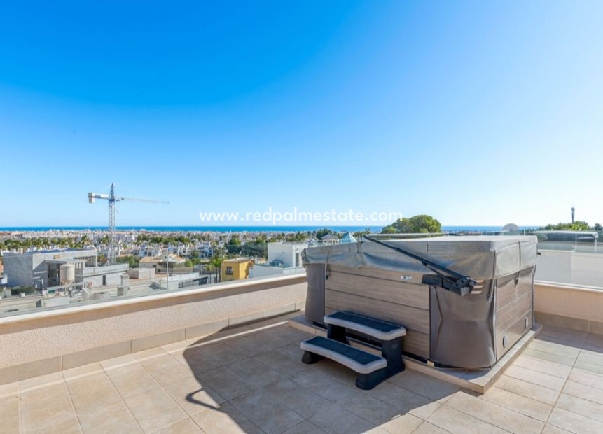 Resale - Villa -
Orihuela Costa - Villamartín