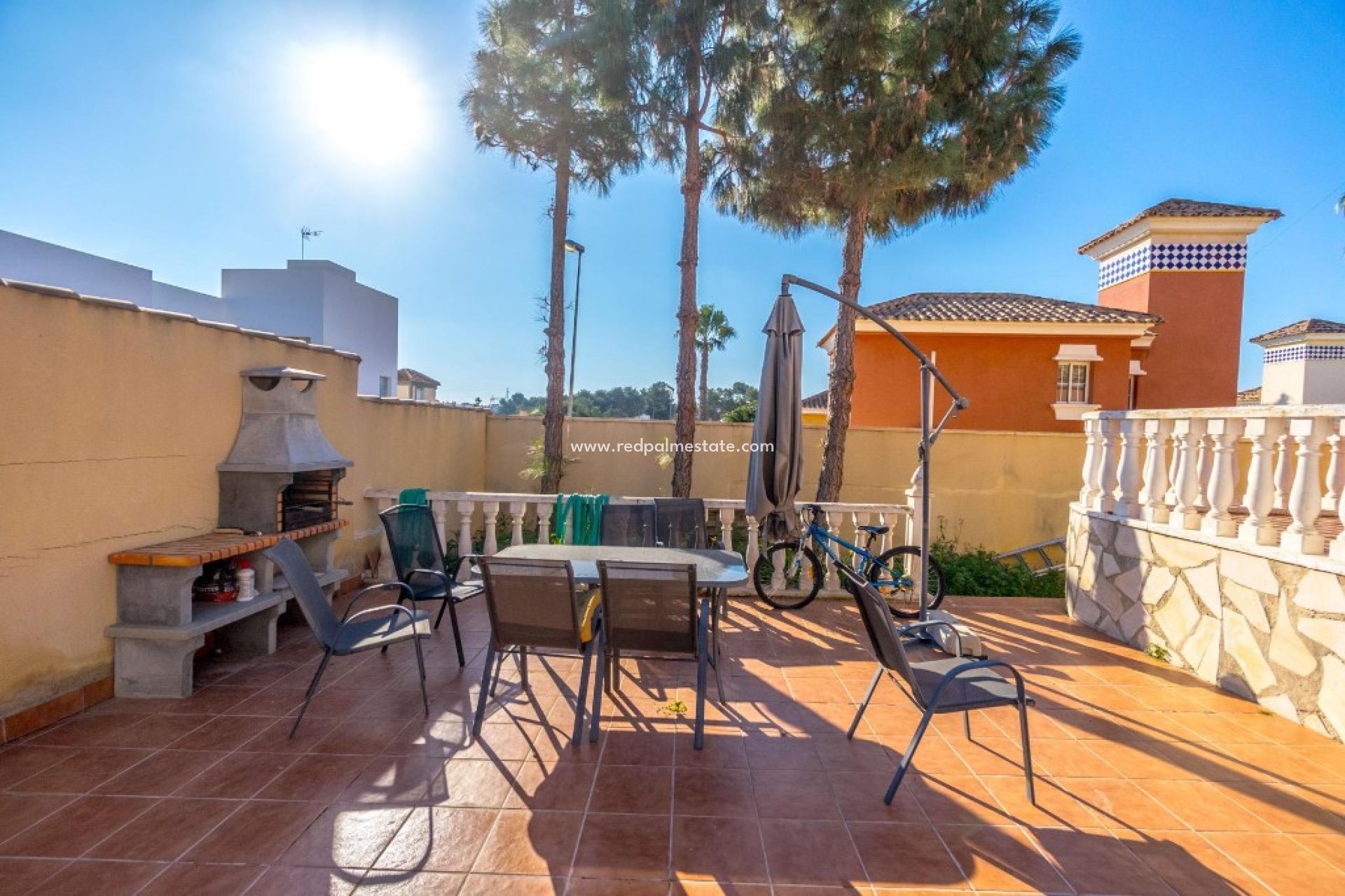 Resale - Villa -
Orihuela Costa - Villamartín