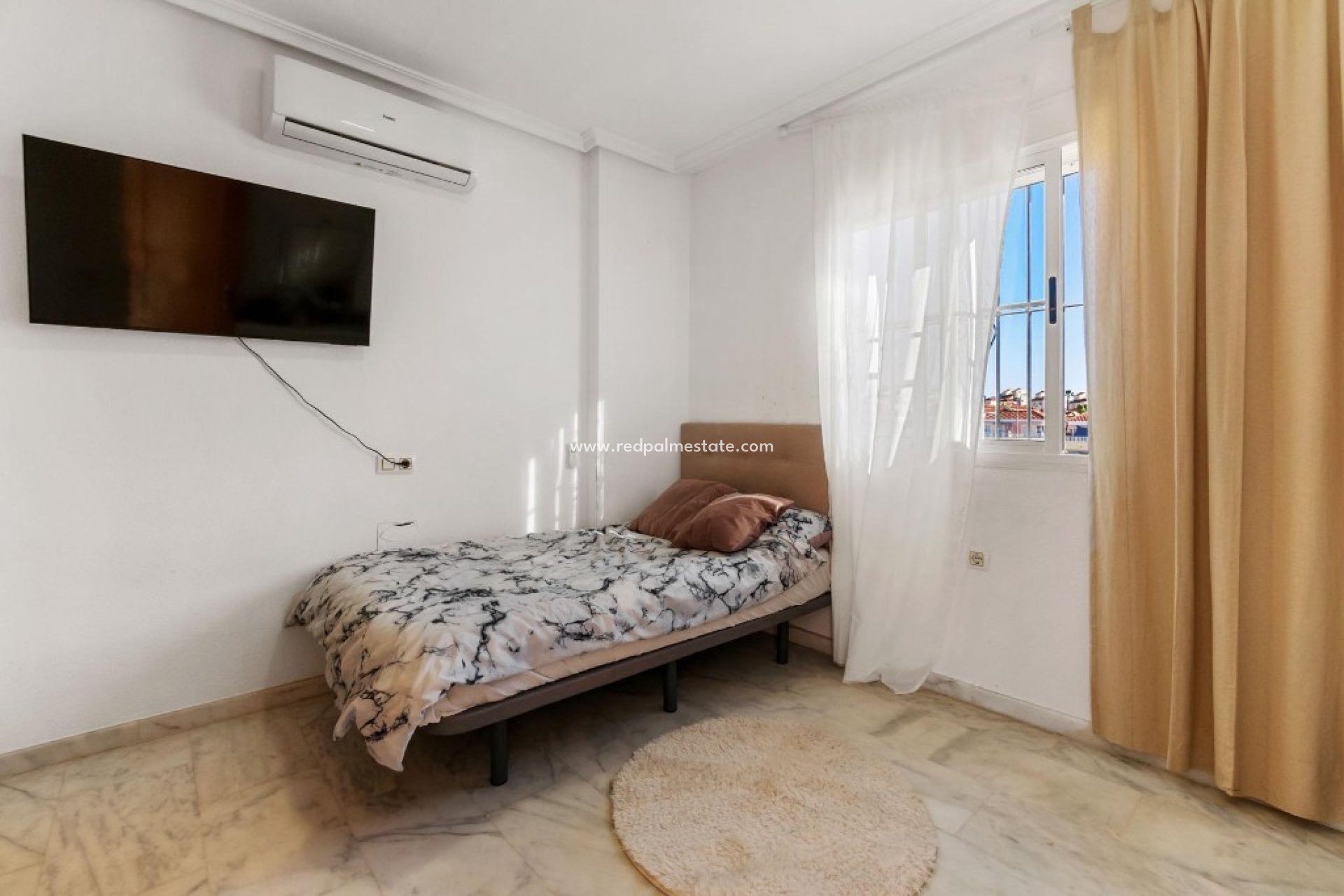 Resale - Villa -
Orihuela Costa - Villamartín