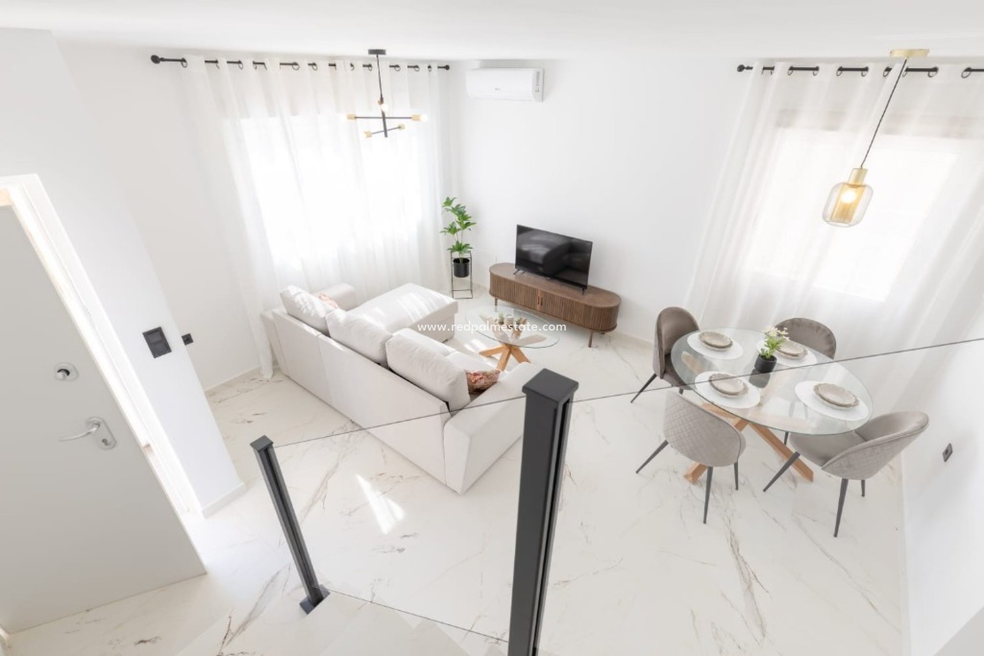 Resale - Villa -
Orihuela Costa - Villamartín