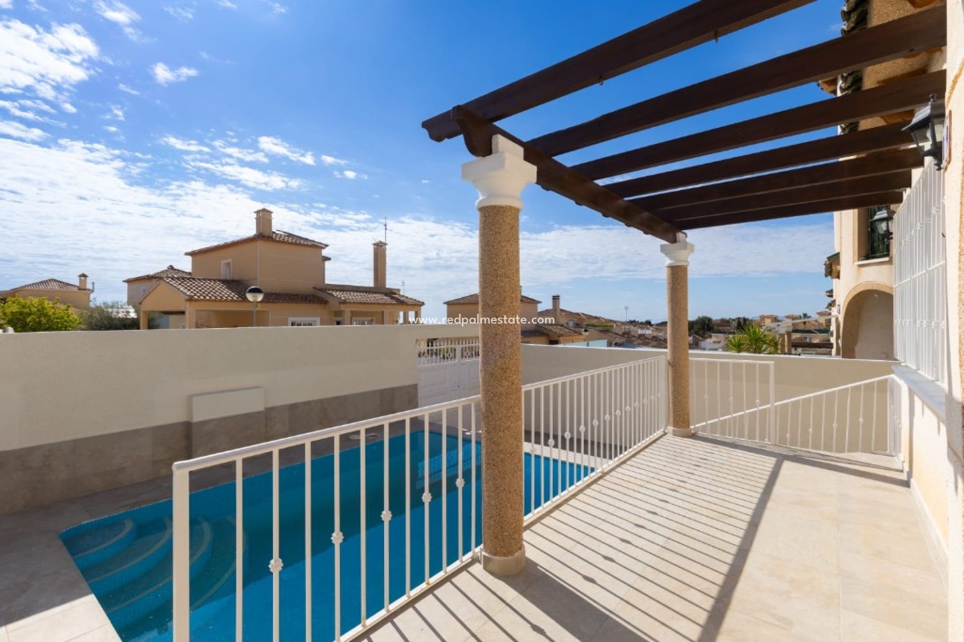 Resale - Villa -
Orihuela Costa - Villamartín