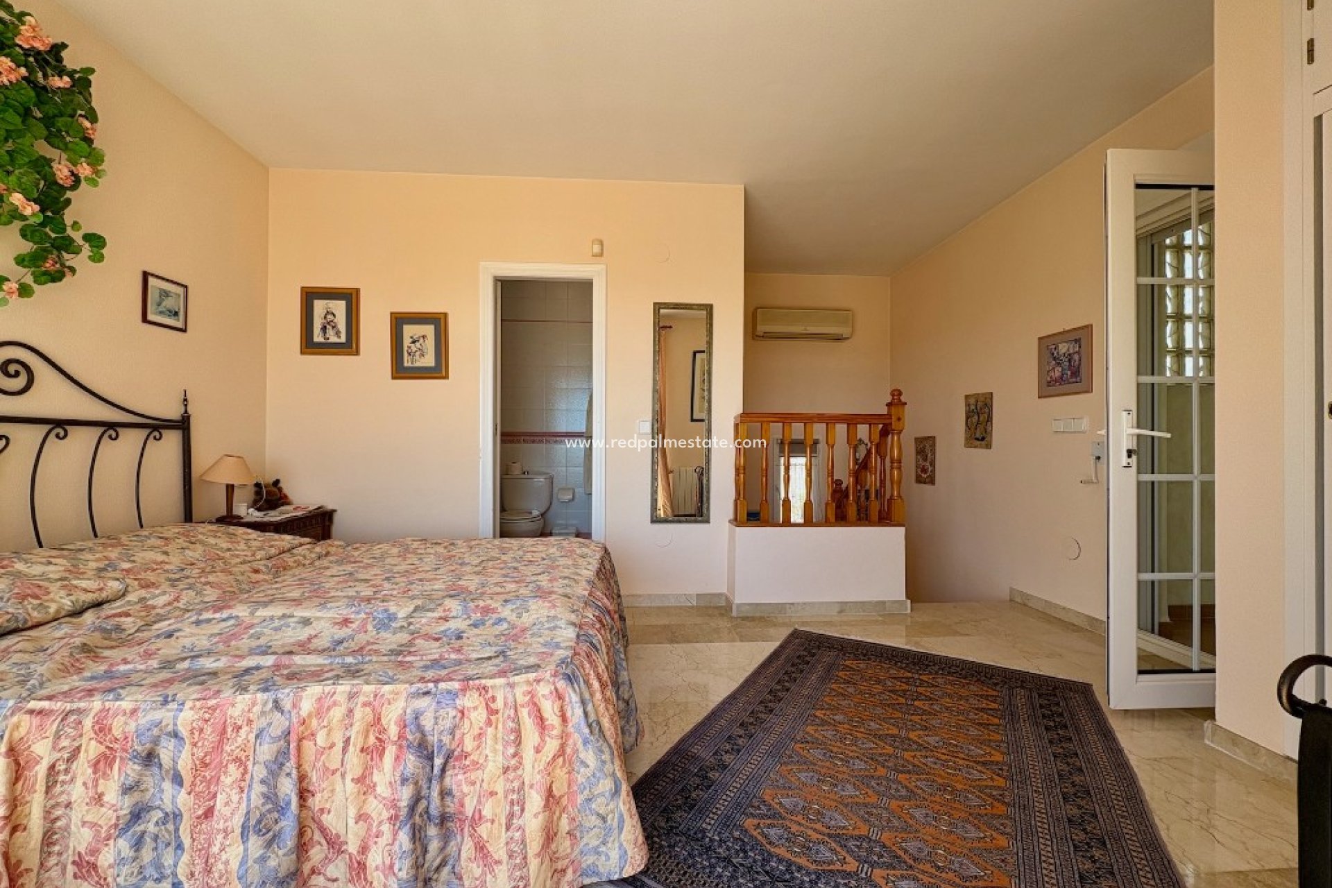 Resale - Villa -
Orihuela Costa - Villamartín