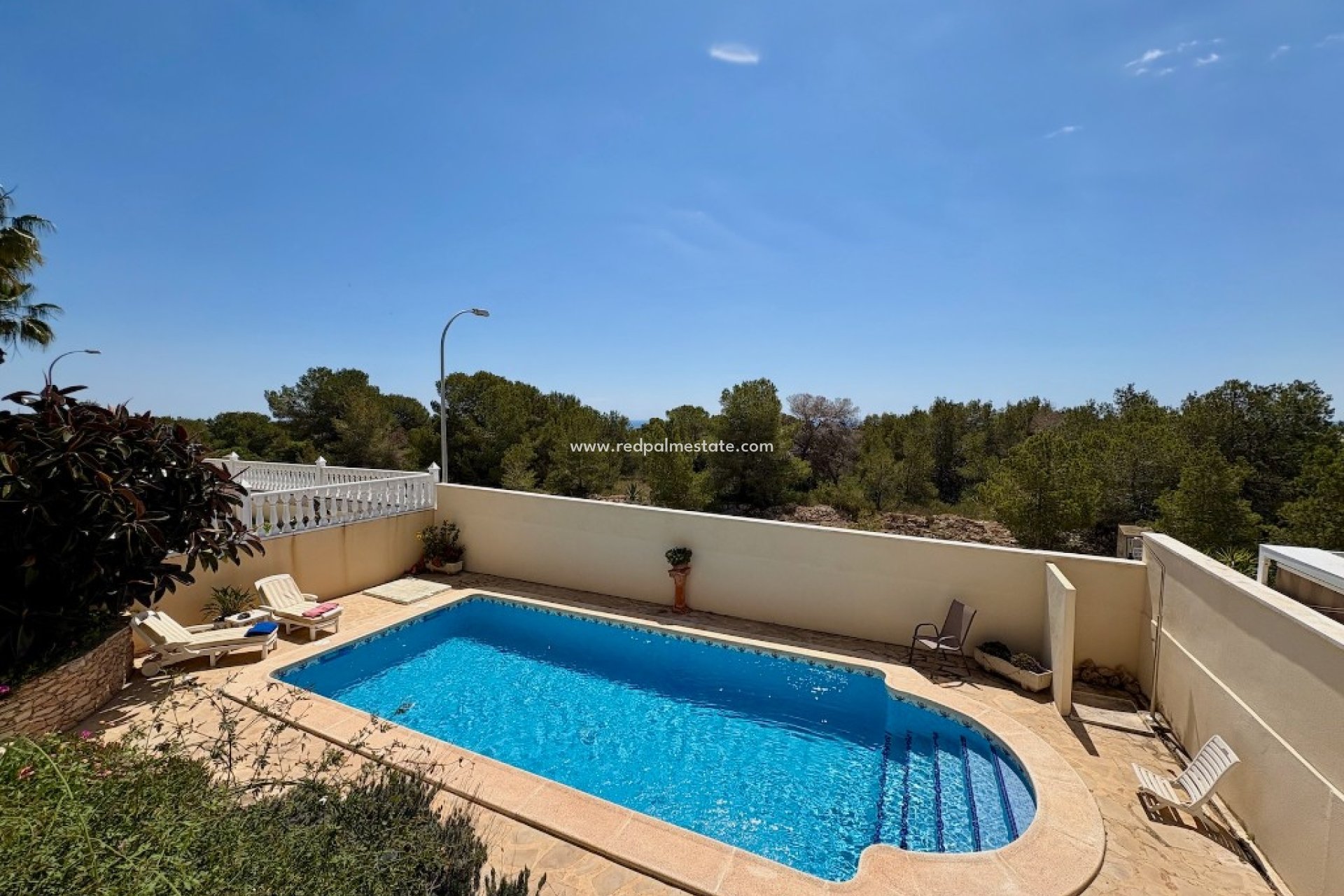 Resale - Villa -
Orihuela Costa - Villamartín