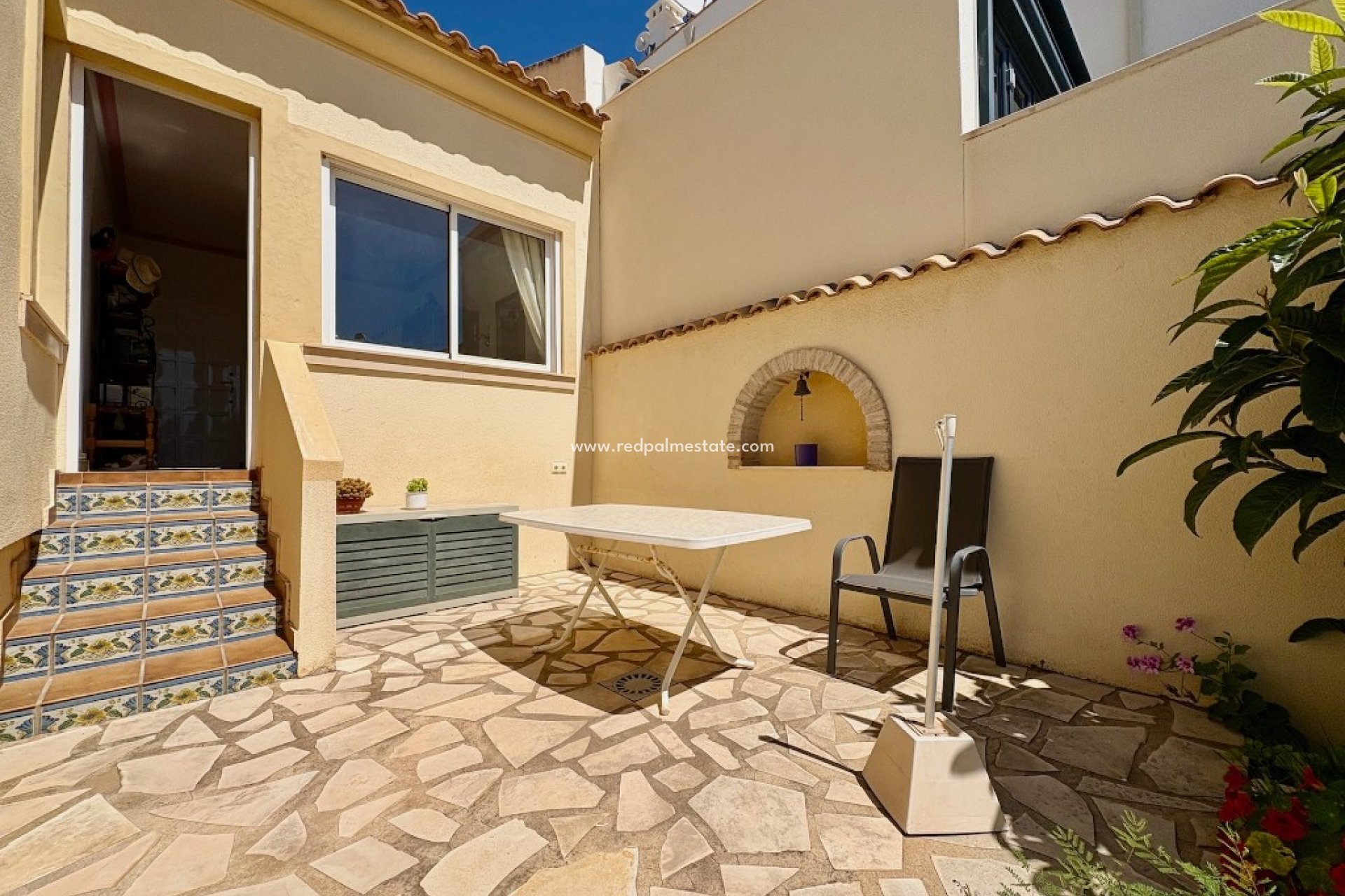 Resale - Villa -
Orihuela Costa - Villamartín