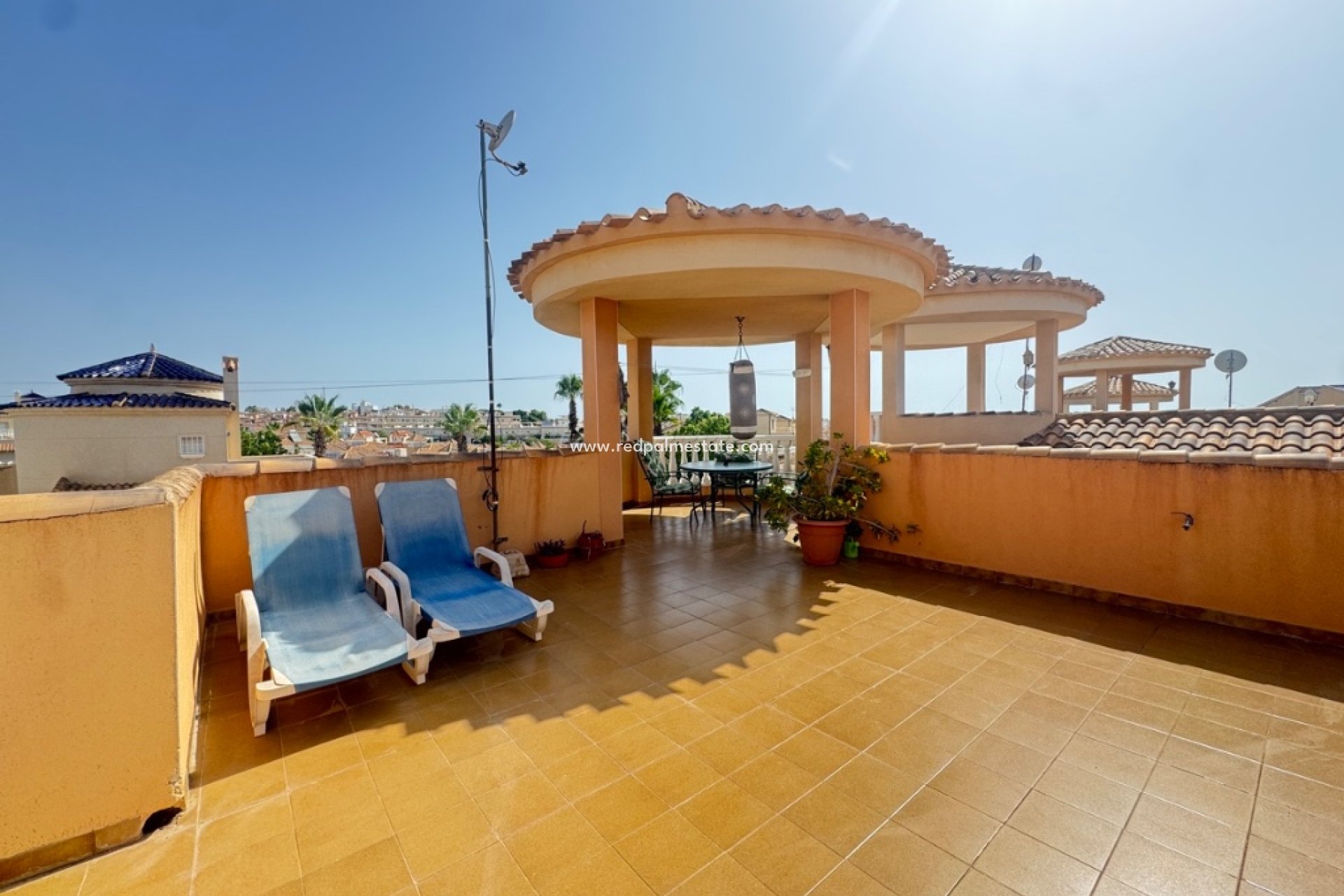 Resale - Villa -
Orihuela Costa - Villamartín