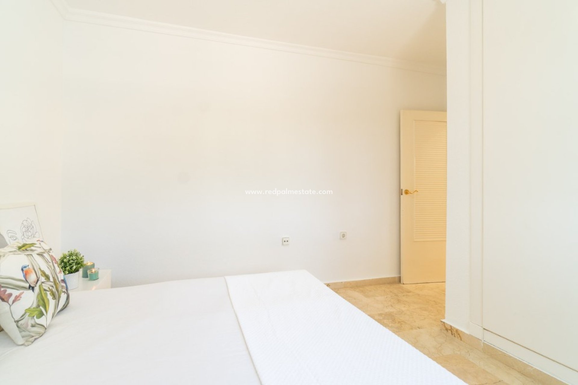 Resale - Villa -
Orihuela Costa - Villamartín