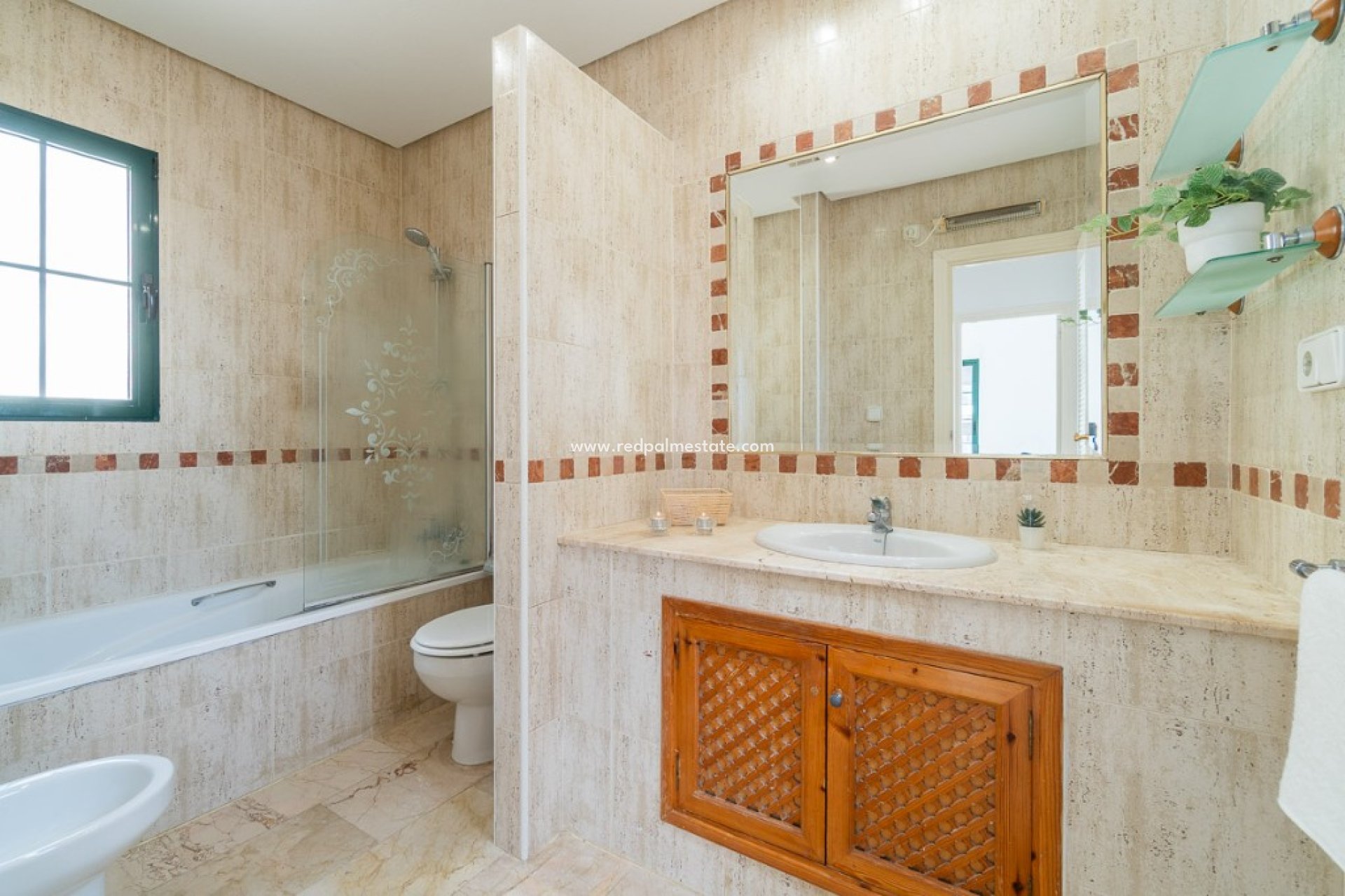 Resale - Villa -
Orihuela Costa - Villamartín