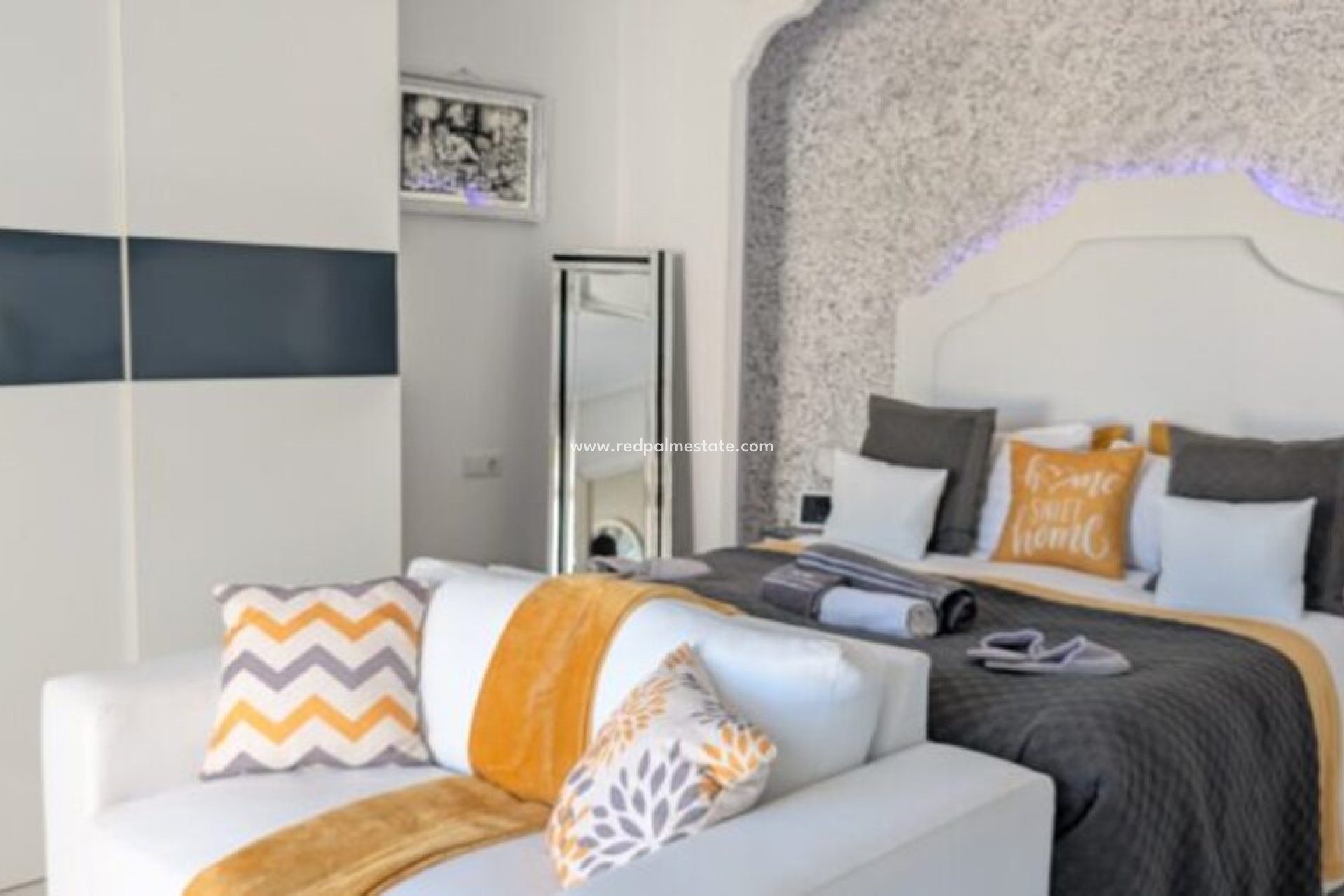 Resale - Villa -
Orihuela Costa - Villamartín