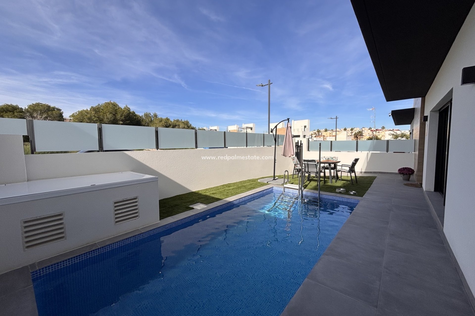 Resale - Villa -
Orihuela Costa - Villamartín