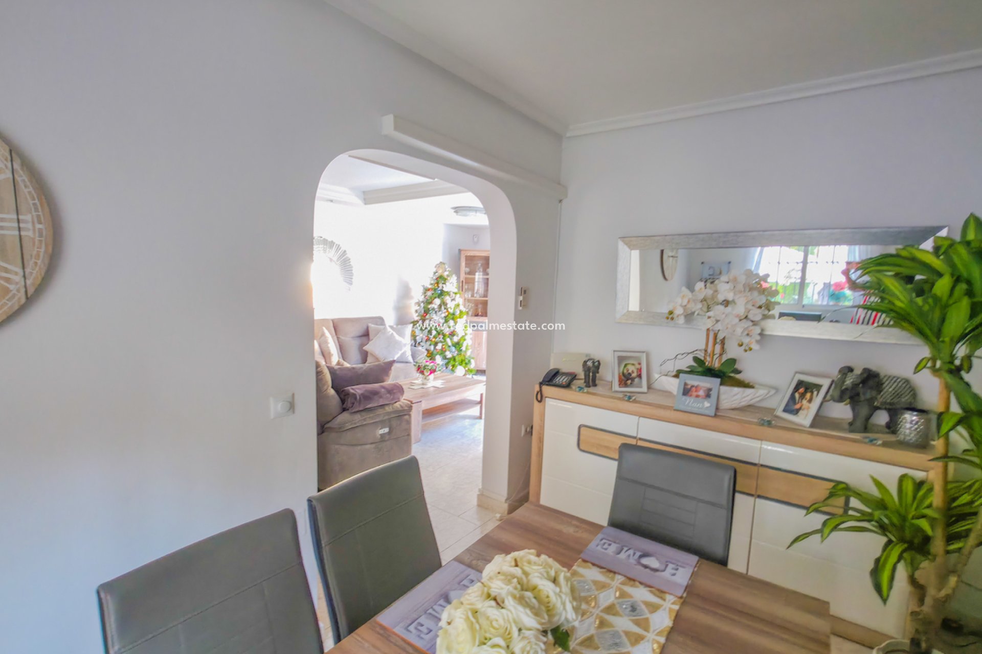 Resale - Villa -
Orihuela Costa - Villamartín