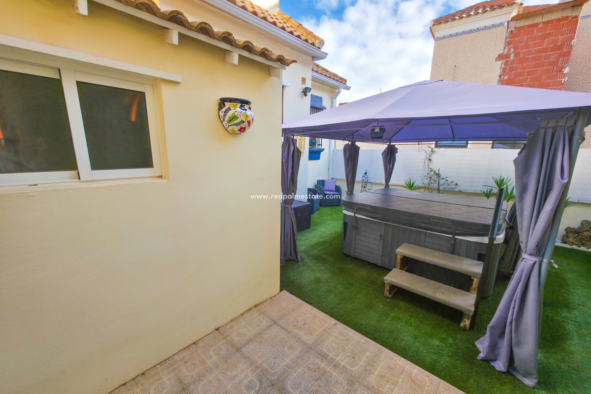 Resale - Villa -
Orihuela Costa - Villamartín