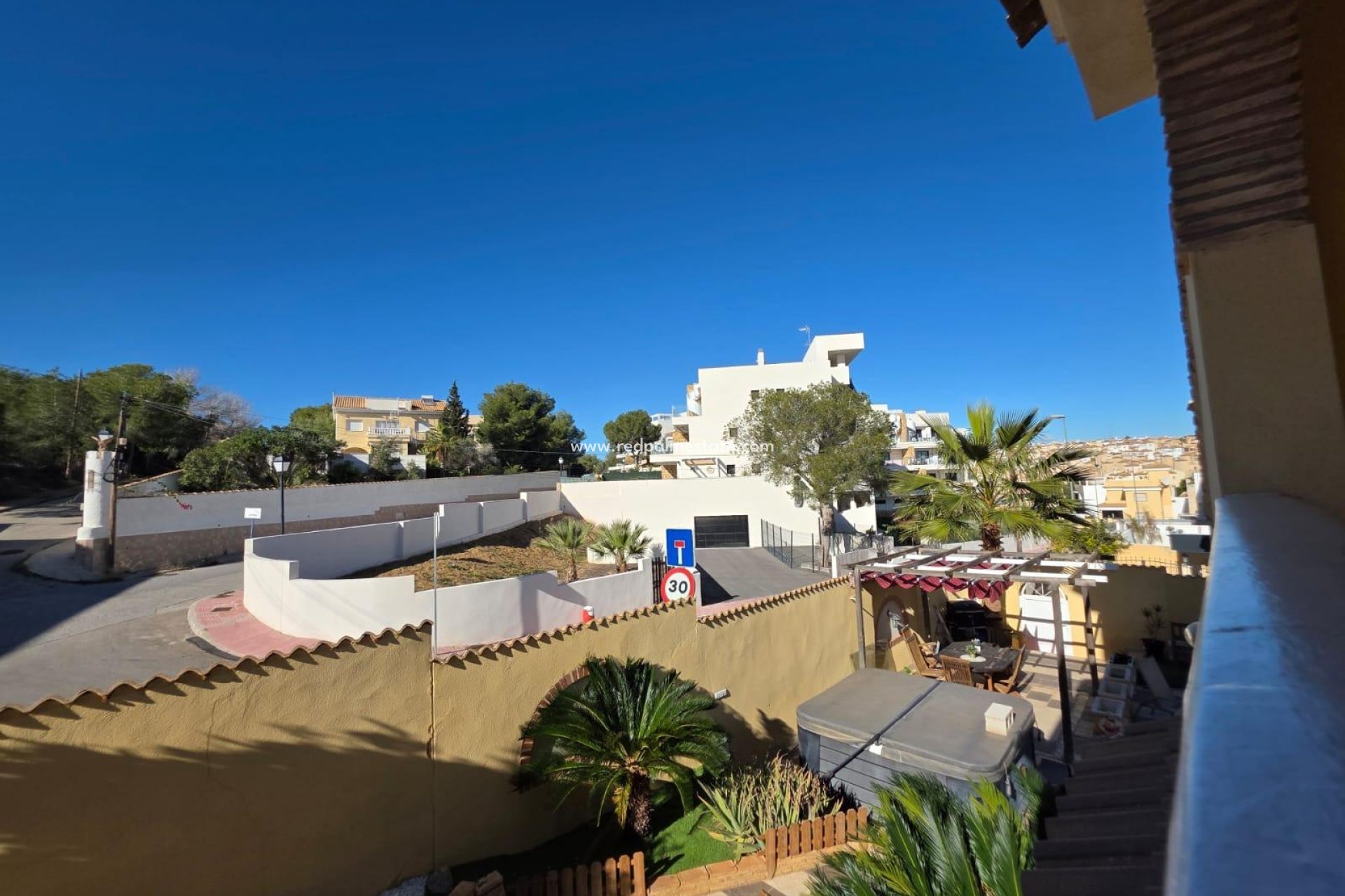 Resale - Villa -
Orihuela Costa - Villamartín