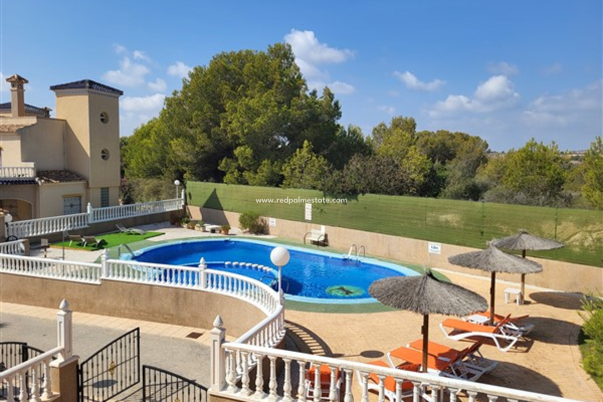 Resale - Villa -
Orihuela Costa - Villamartín