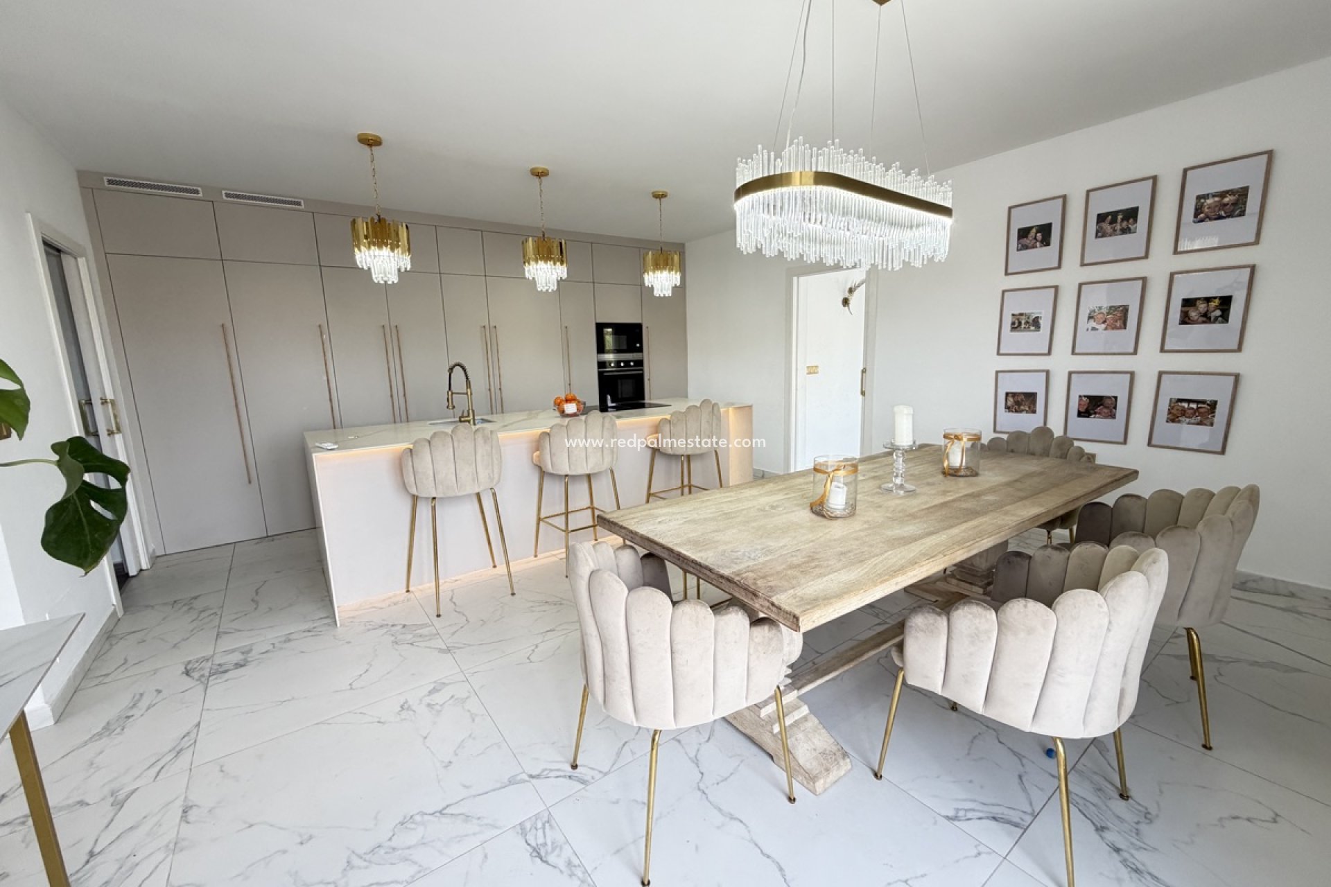 Resale - Villa -
Orihuela Costa - Villamartín