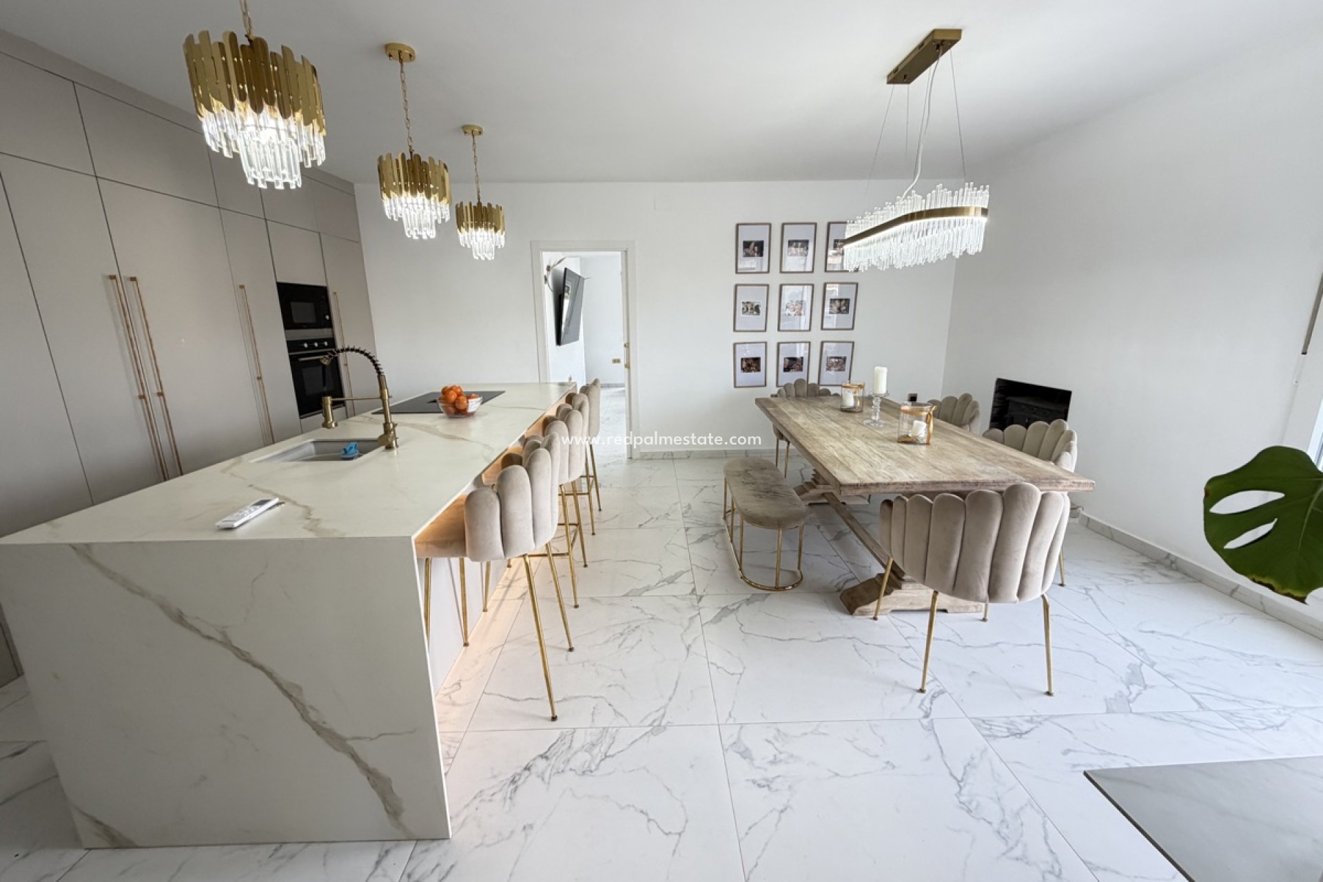 Resale - Villa -
Orihuela Costa - Villamartín